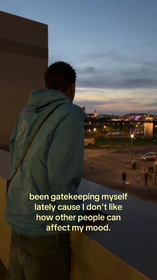 @⃟