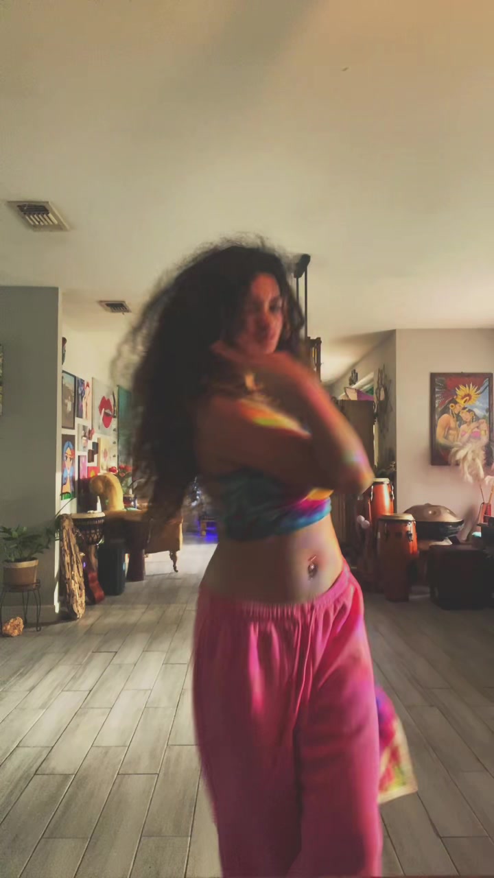 @Gia🌞🎵🌈✨🦋.