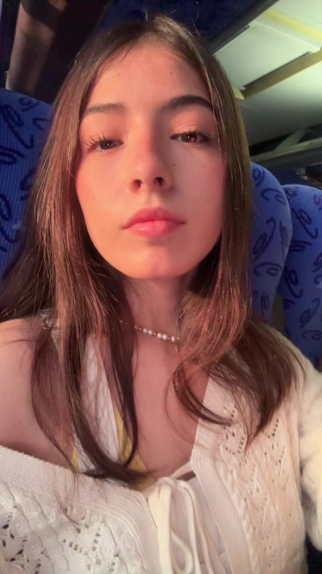 @🦦