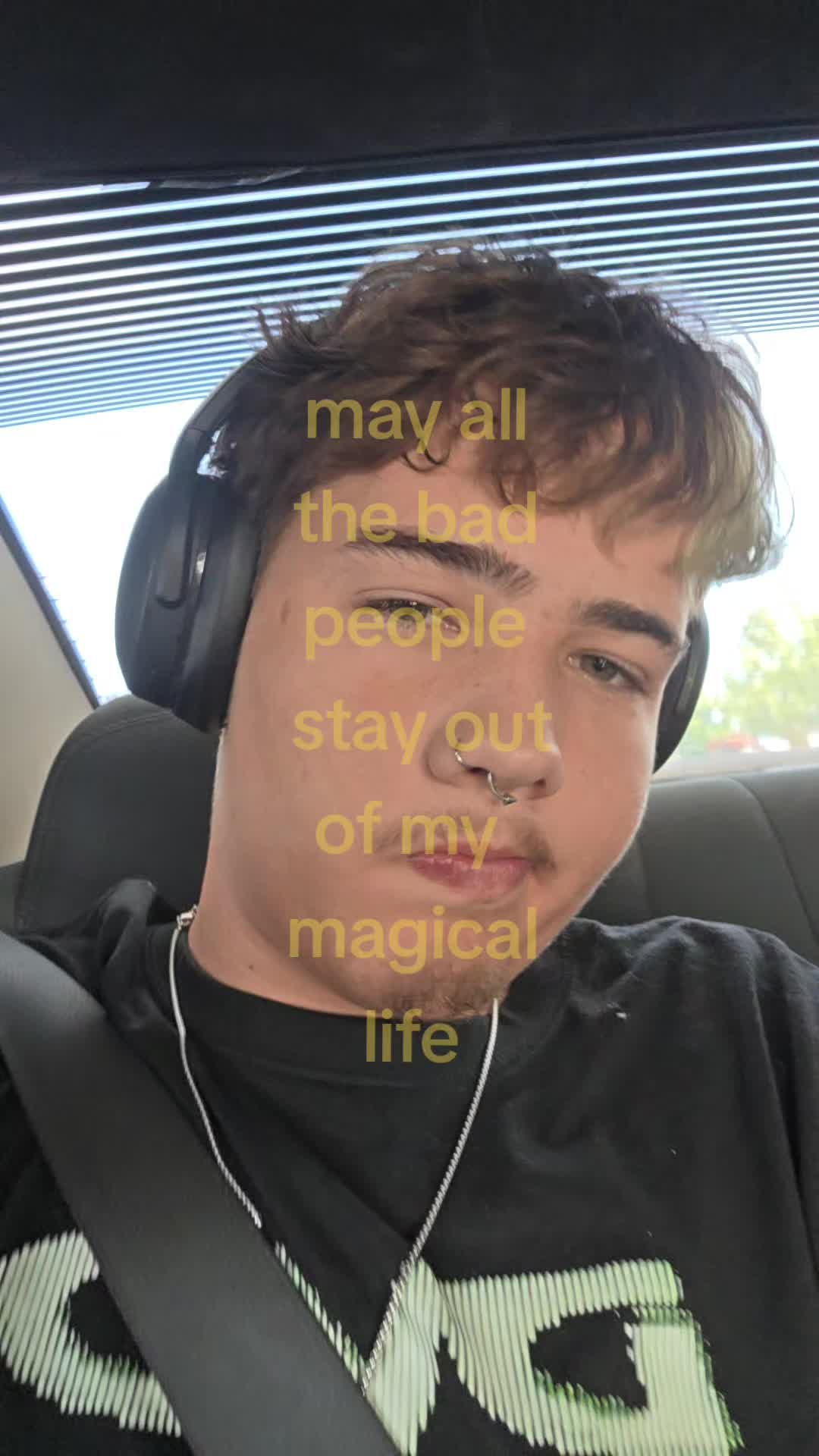 @👾