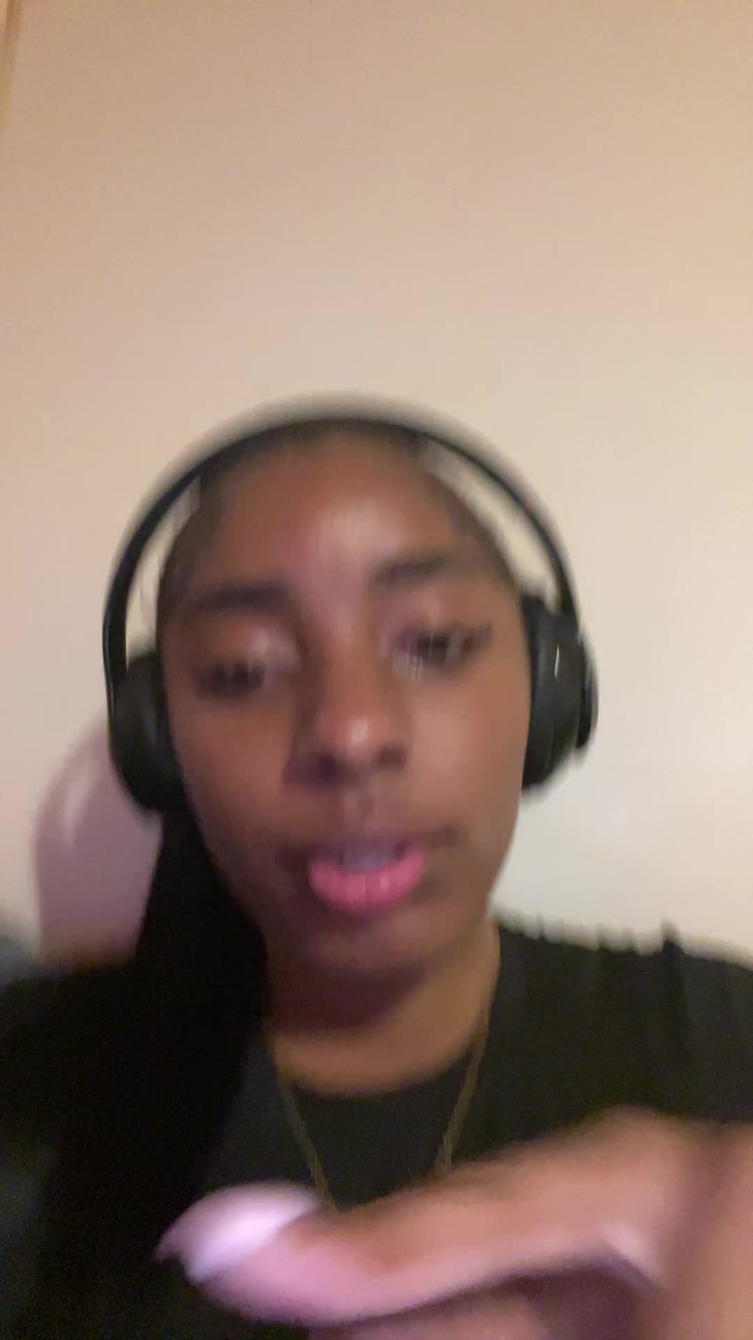 @laylabug