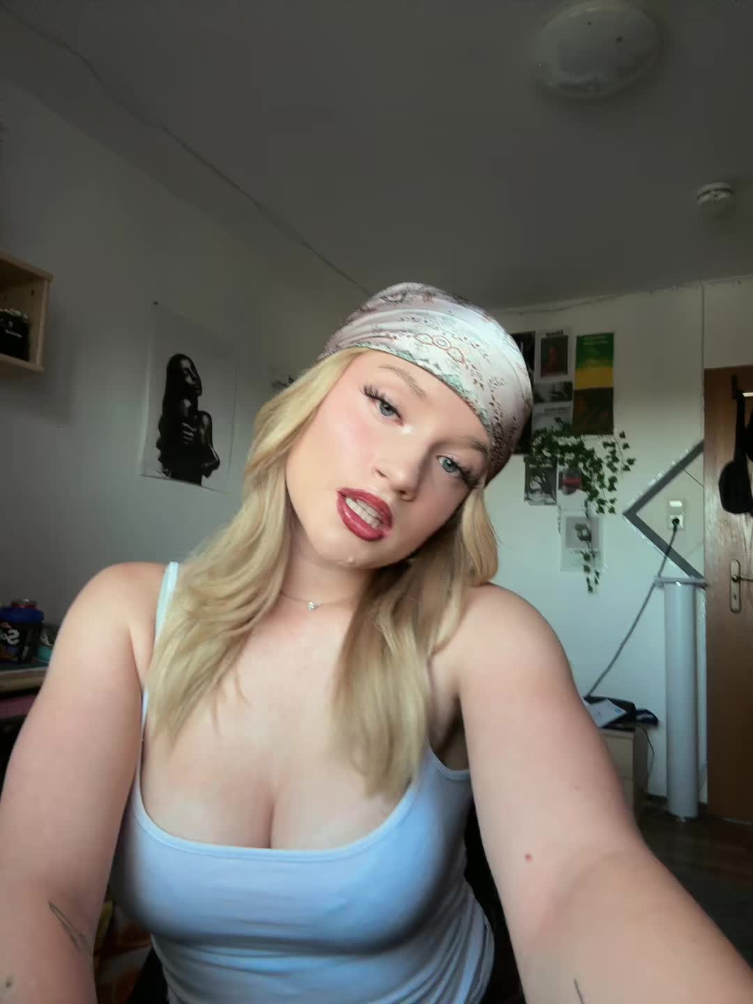 @yourfemcrush