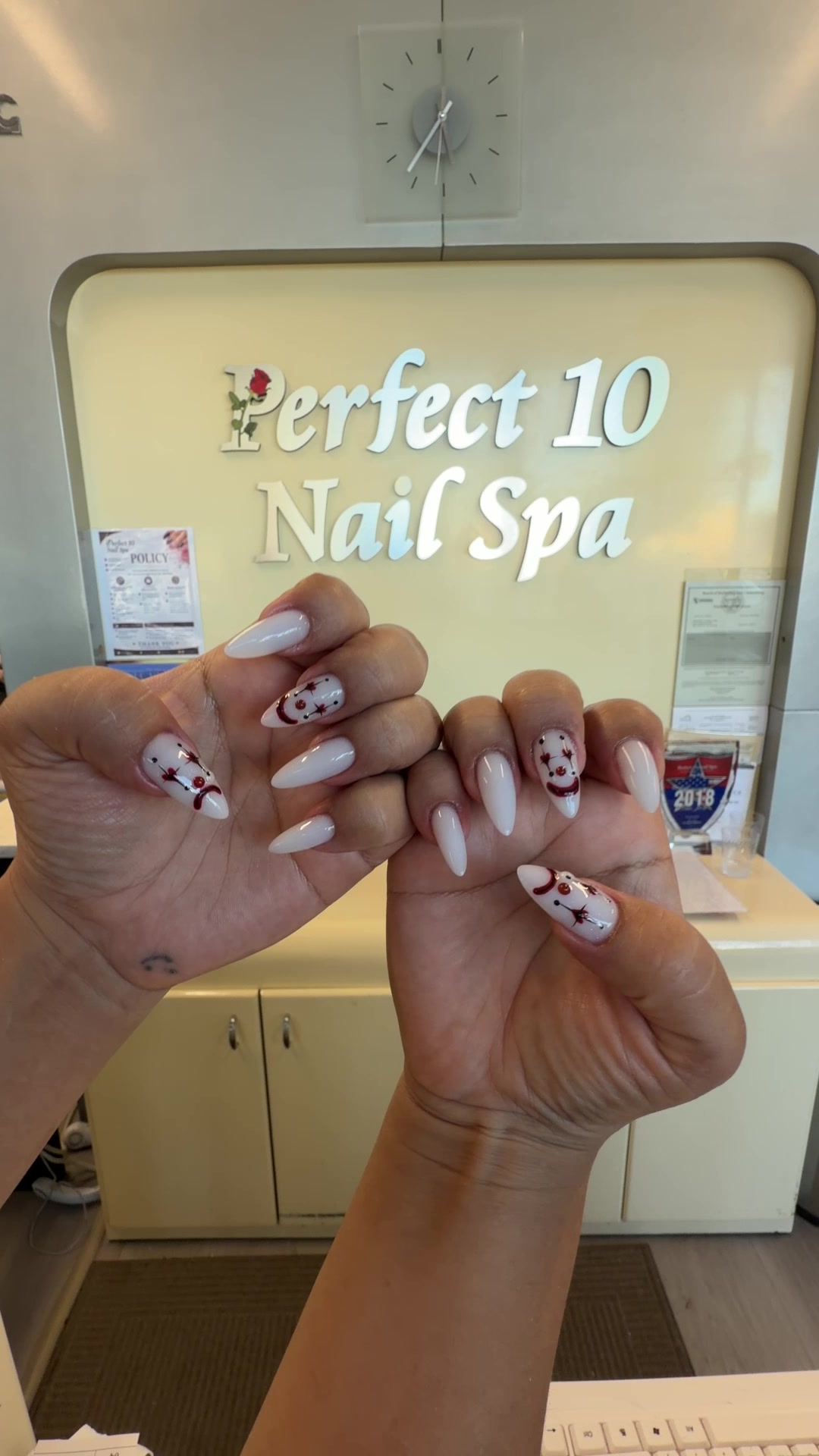 @Perfect10Nailspa