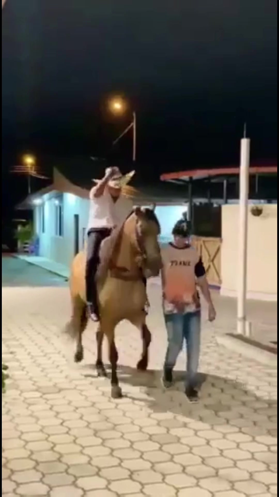 @Andres Escobar