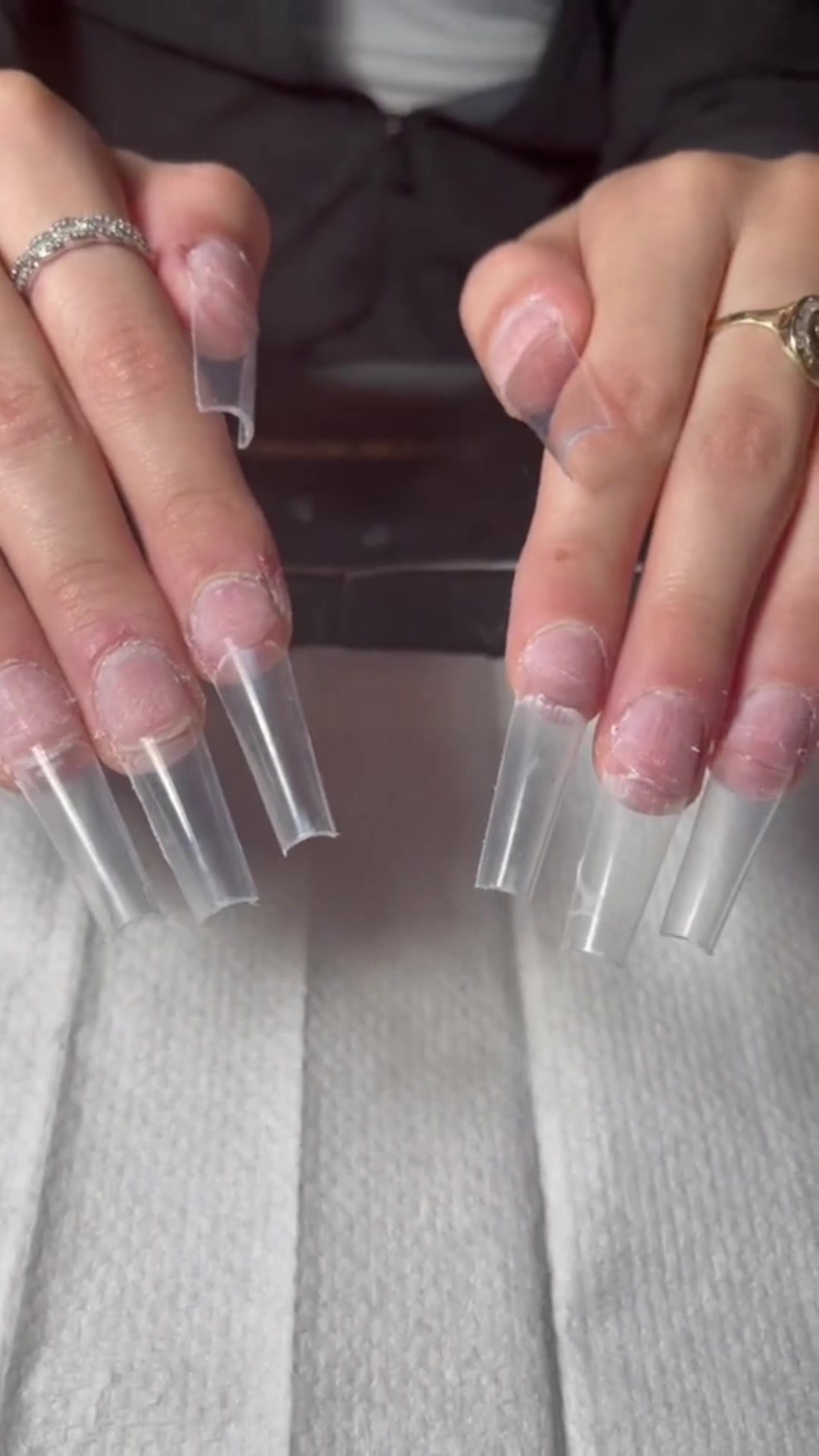 @๐ช๐๐๐๐๐๐
๐๐‘๐ Nails