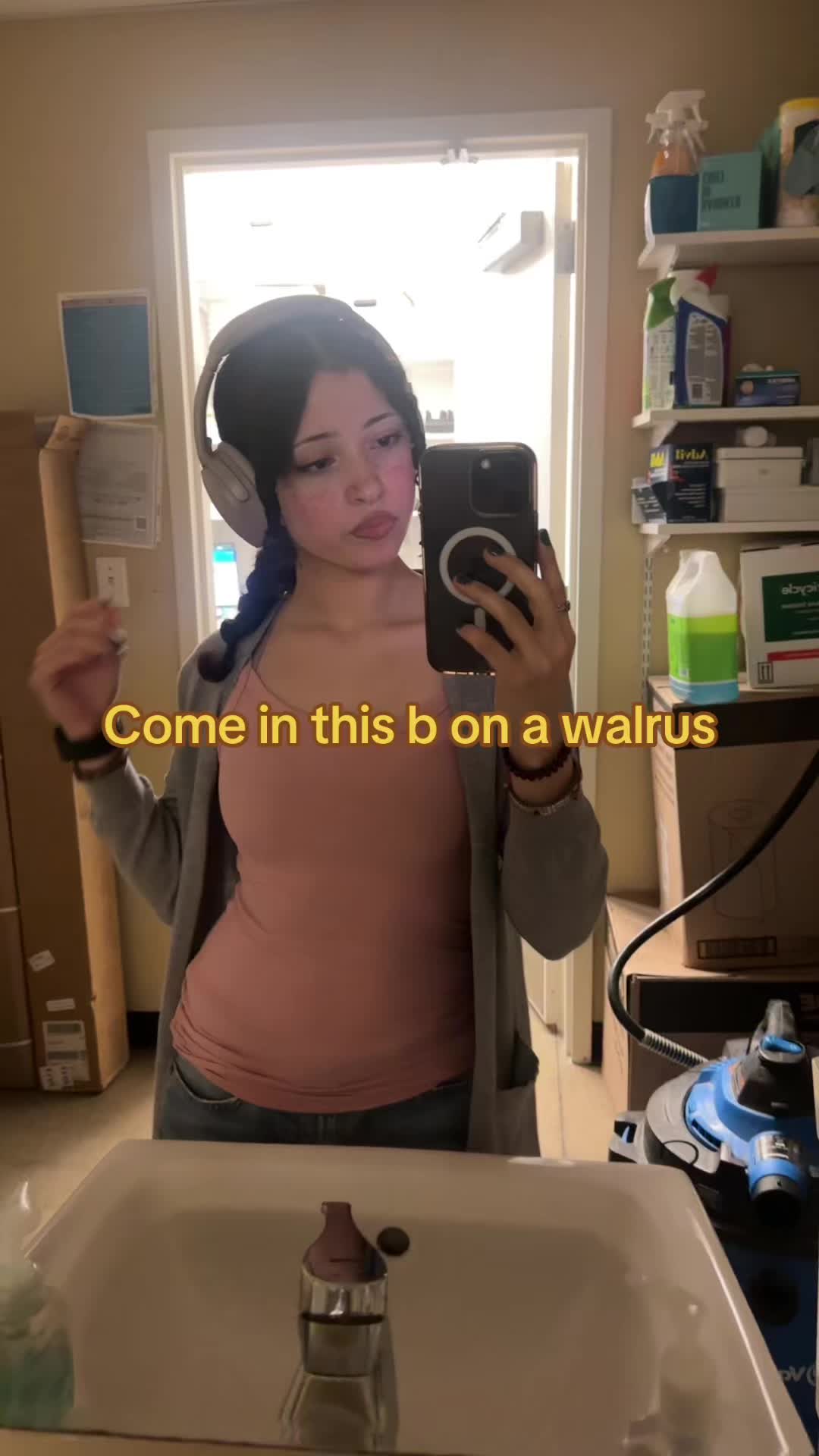 @Jneee