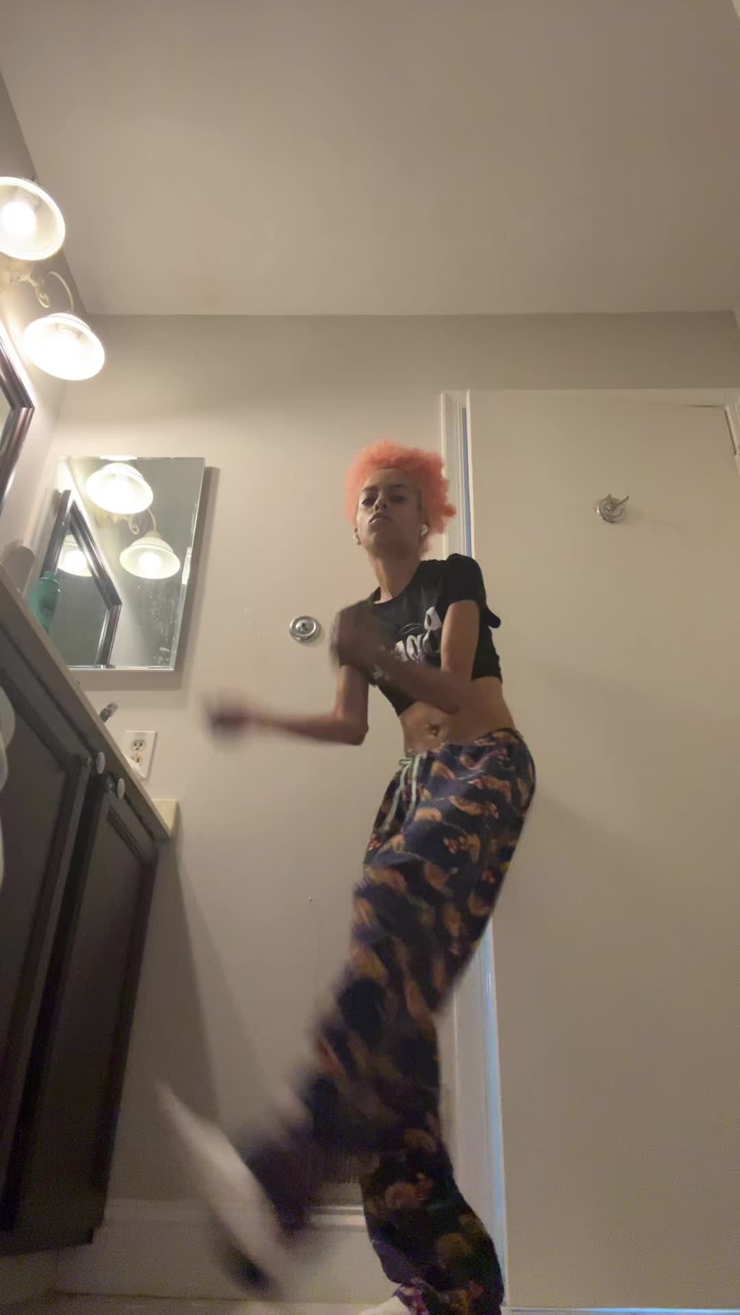 @nosmilingnini