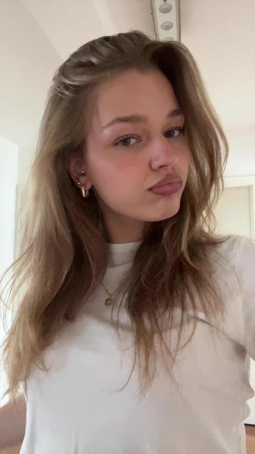 @𝓉𝓇𝒾𝓃𝑔𝒶𝒾𝓈𝒷𝒶𝓈𝒾𝒸