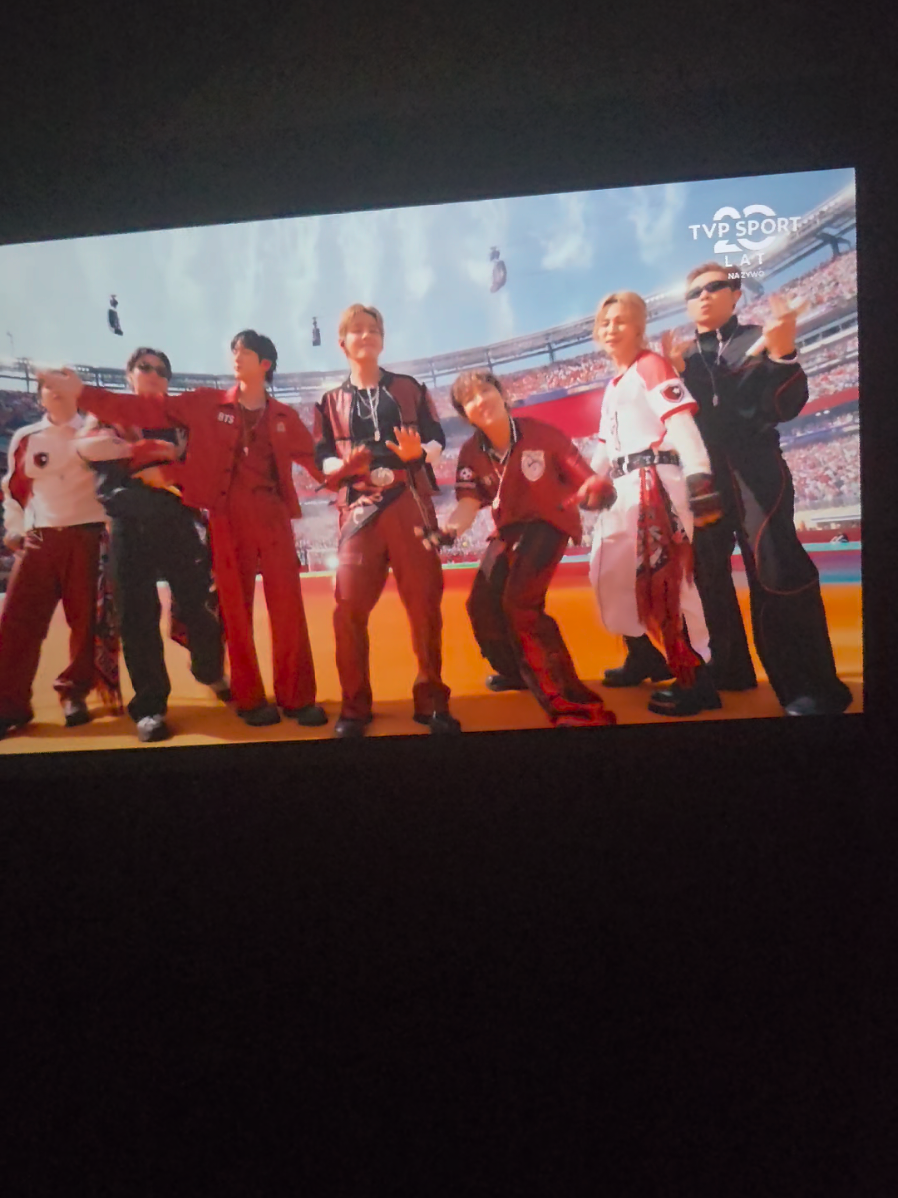 @sandra⁷ saw bts🩷