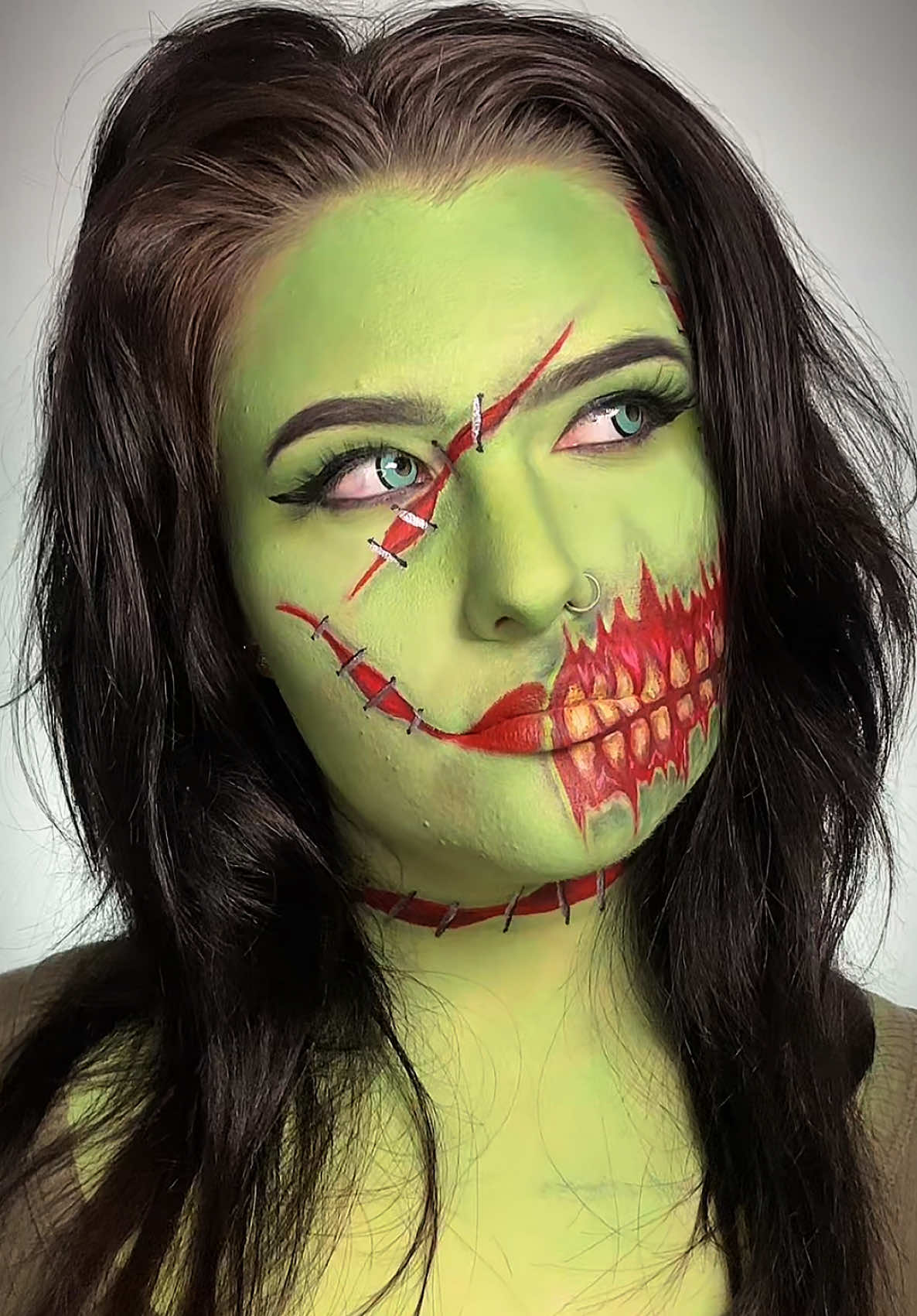 @Makeupby_ESC