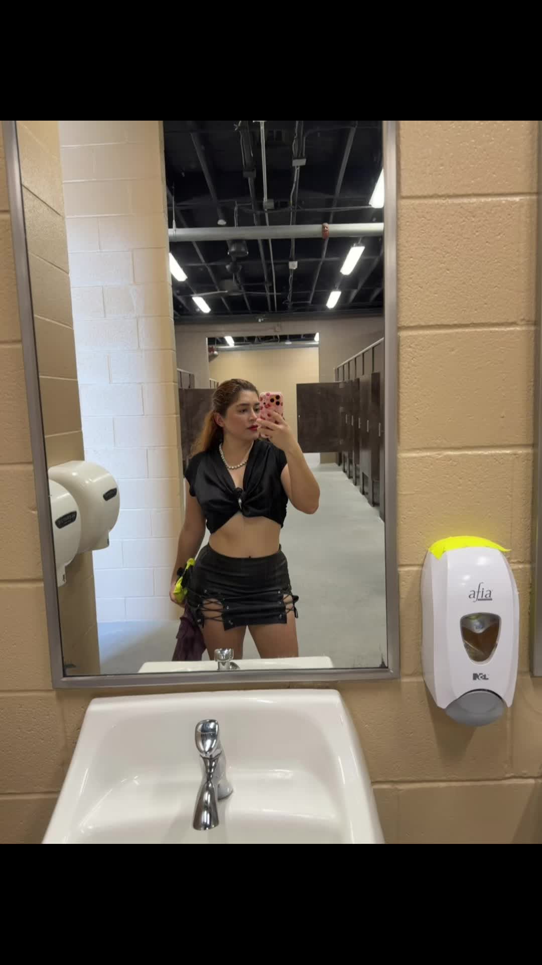 @Karlota