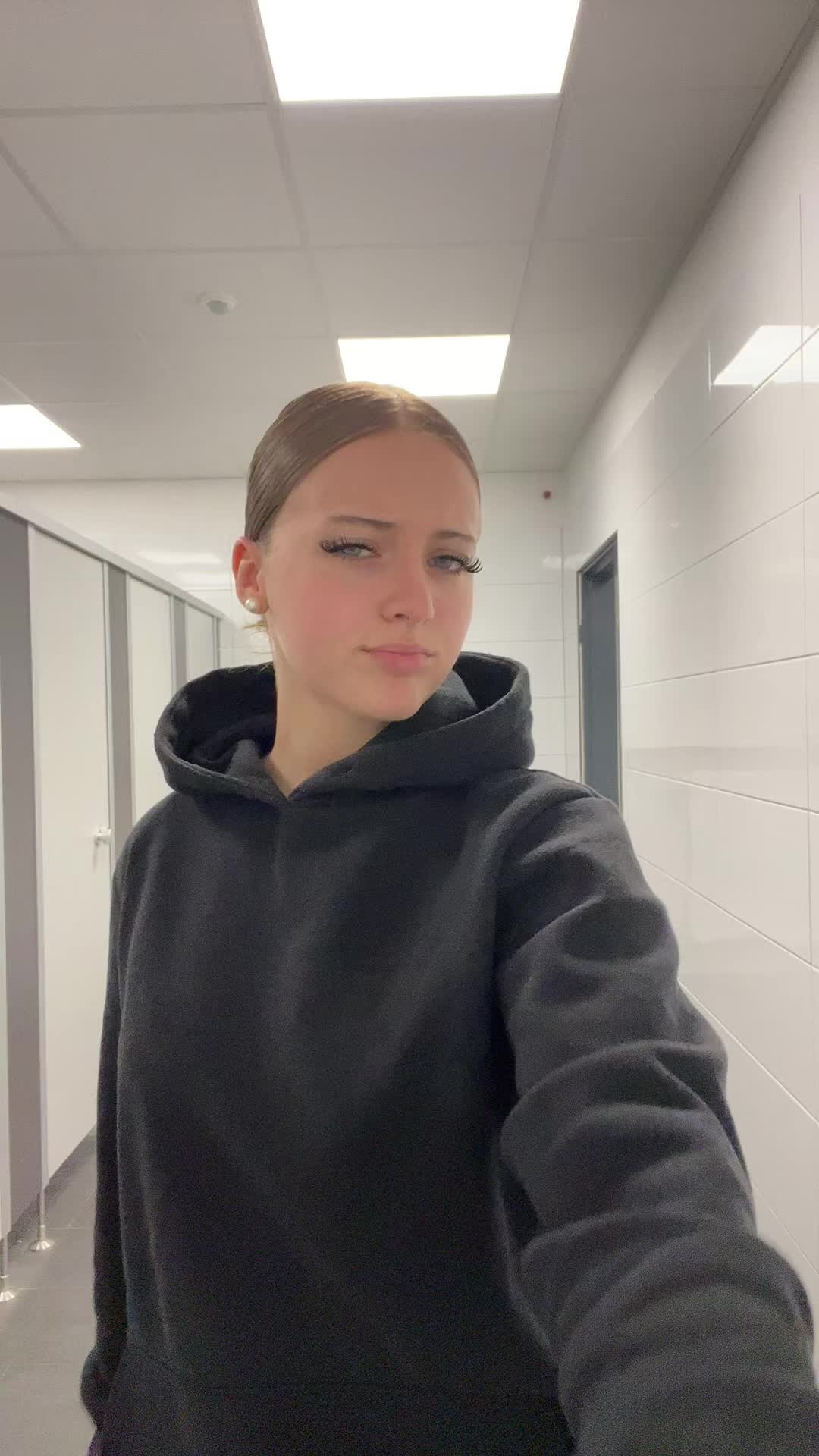 @𝒾𝓈𝒶𝒷𝑒𝓁𝓁