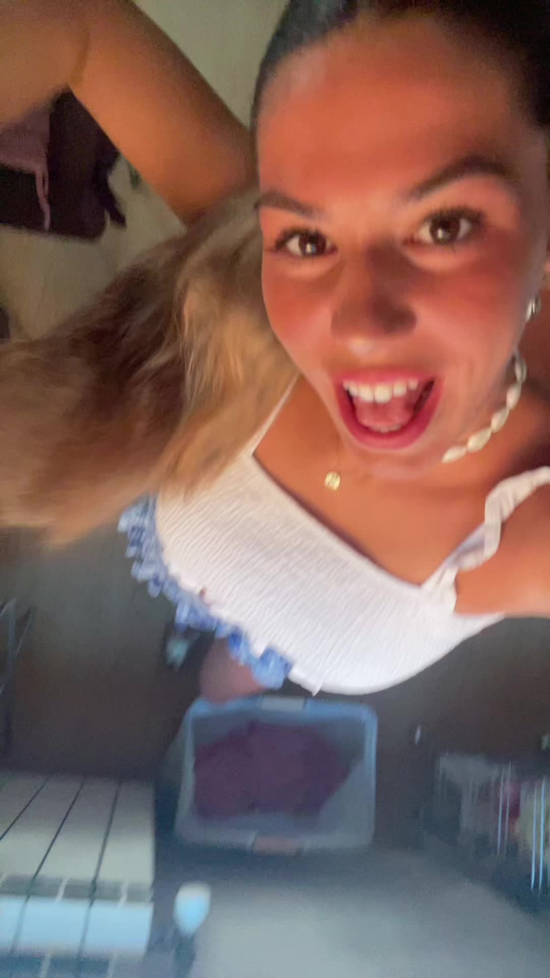 @júlia