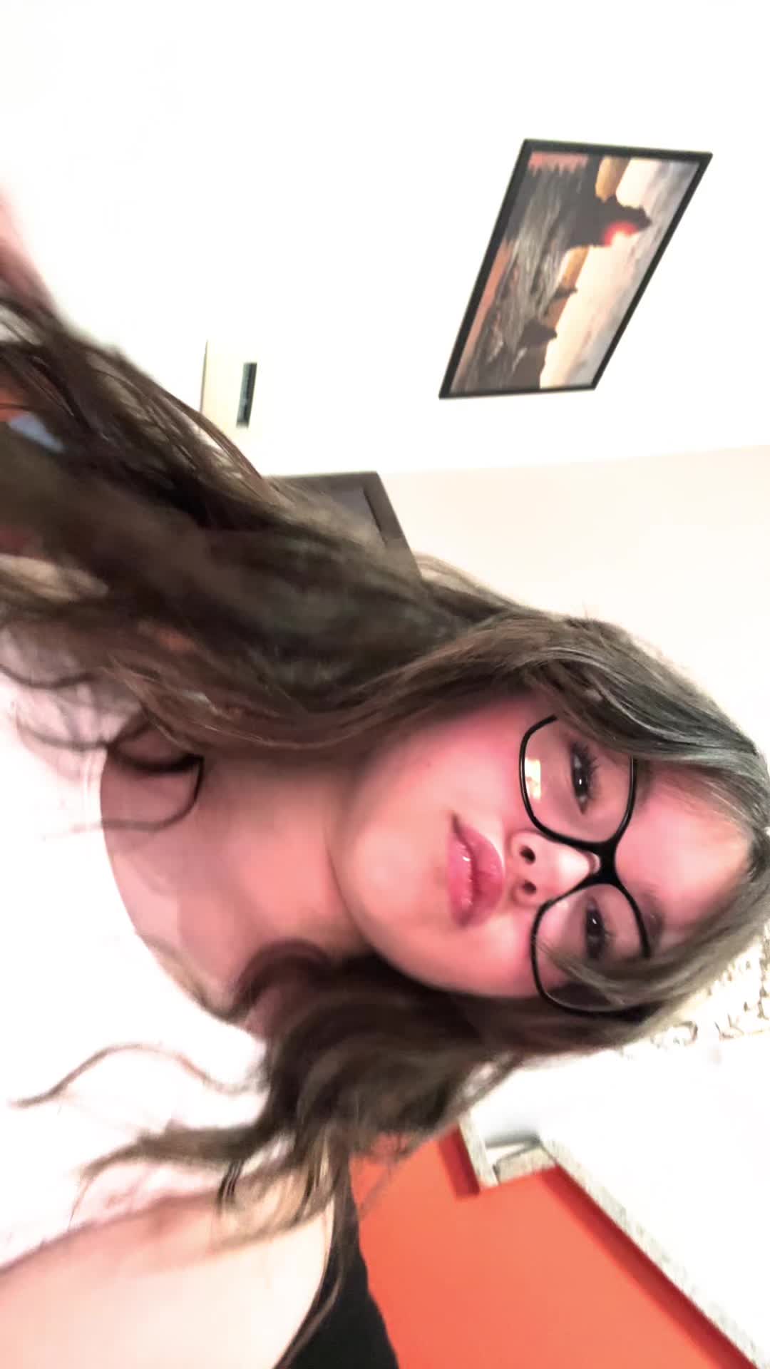 @𝑨𝑳𝑬🍒🪩