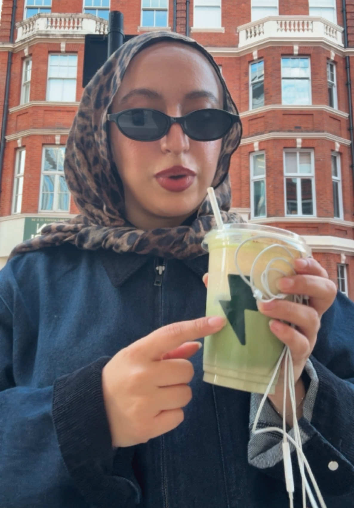 @Lena🍒 London content creator