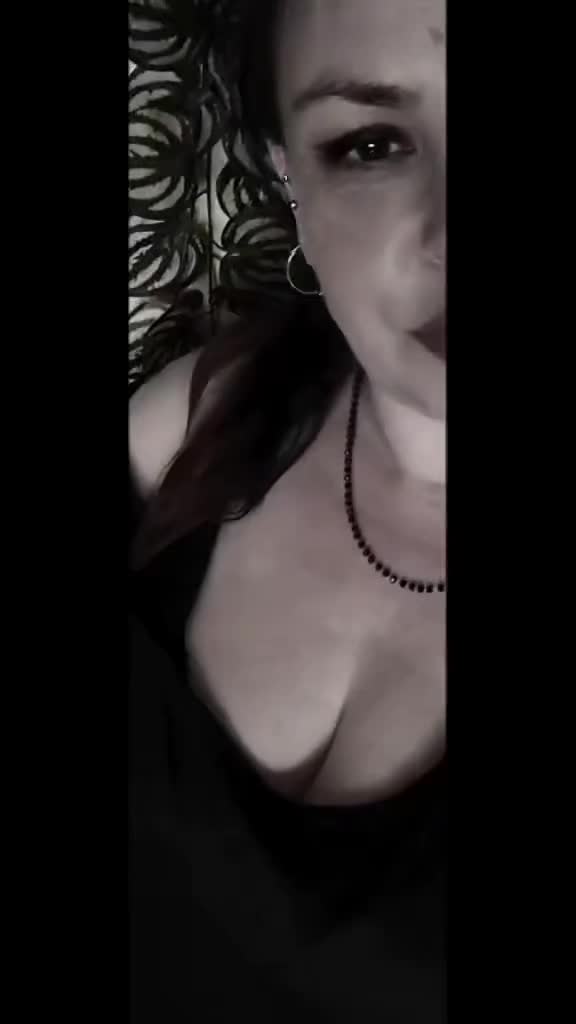 @Evella