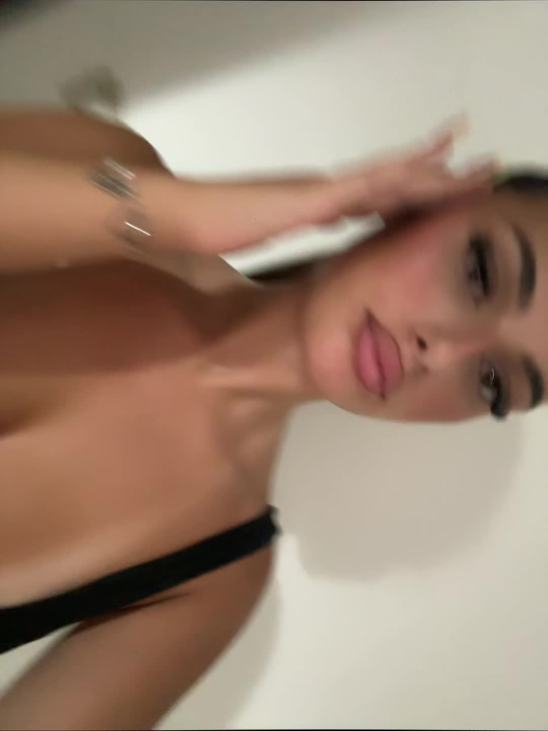 @سيمونا