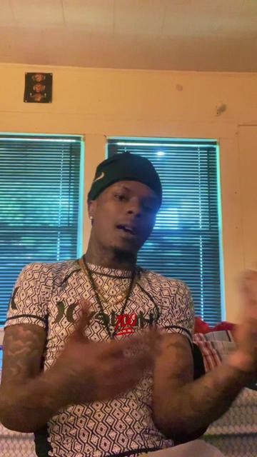@DEE🖤🐐