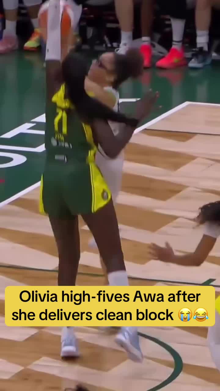 @theesportsgirl