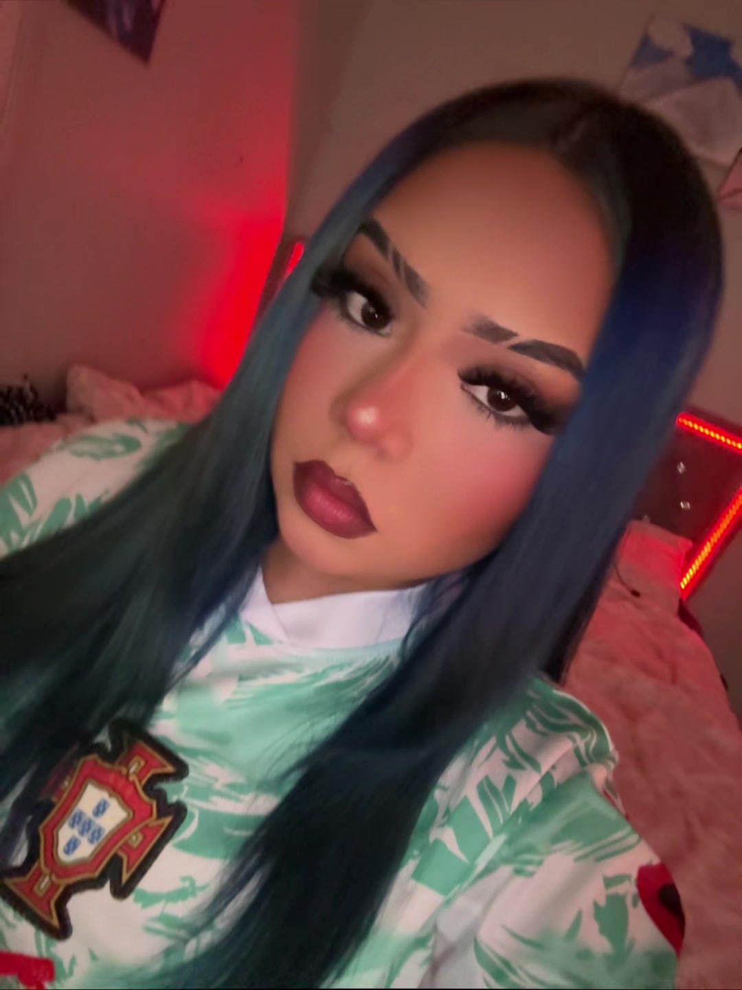 @️ ️
