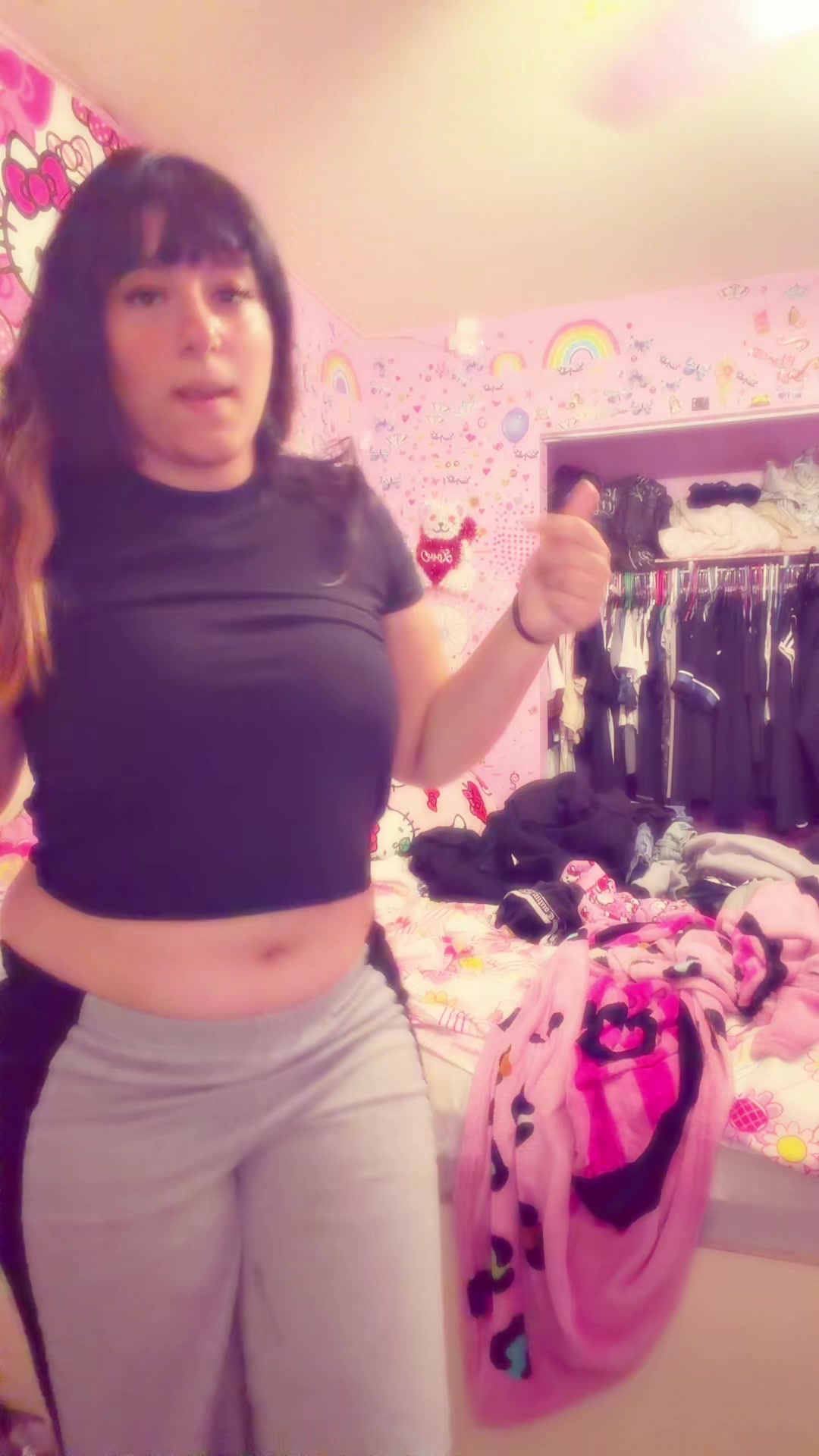 @sarahnextdoorgirl:)