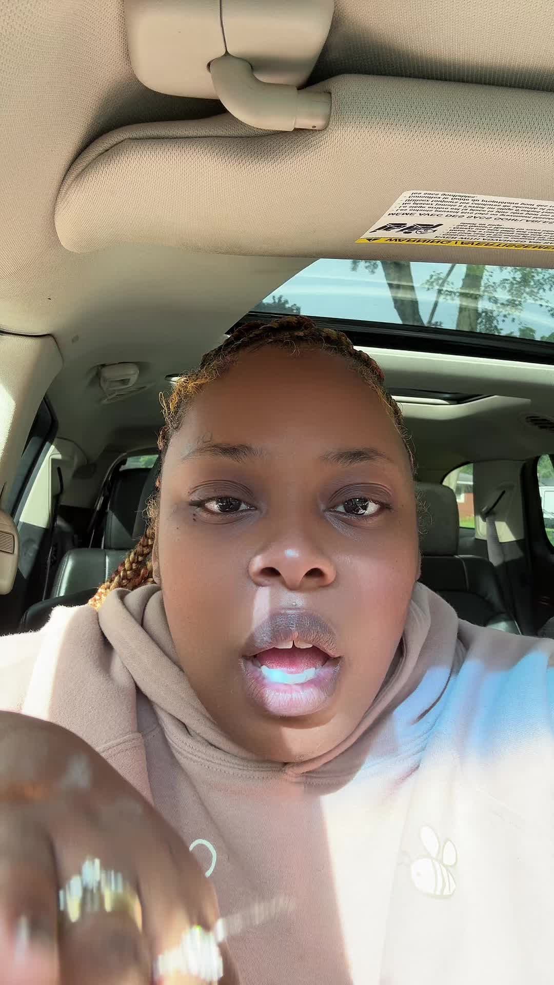 @ItsBritKNEE