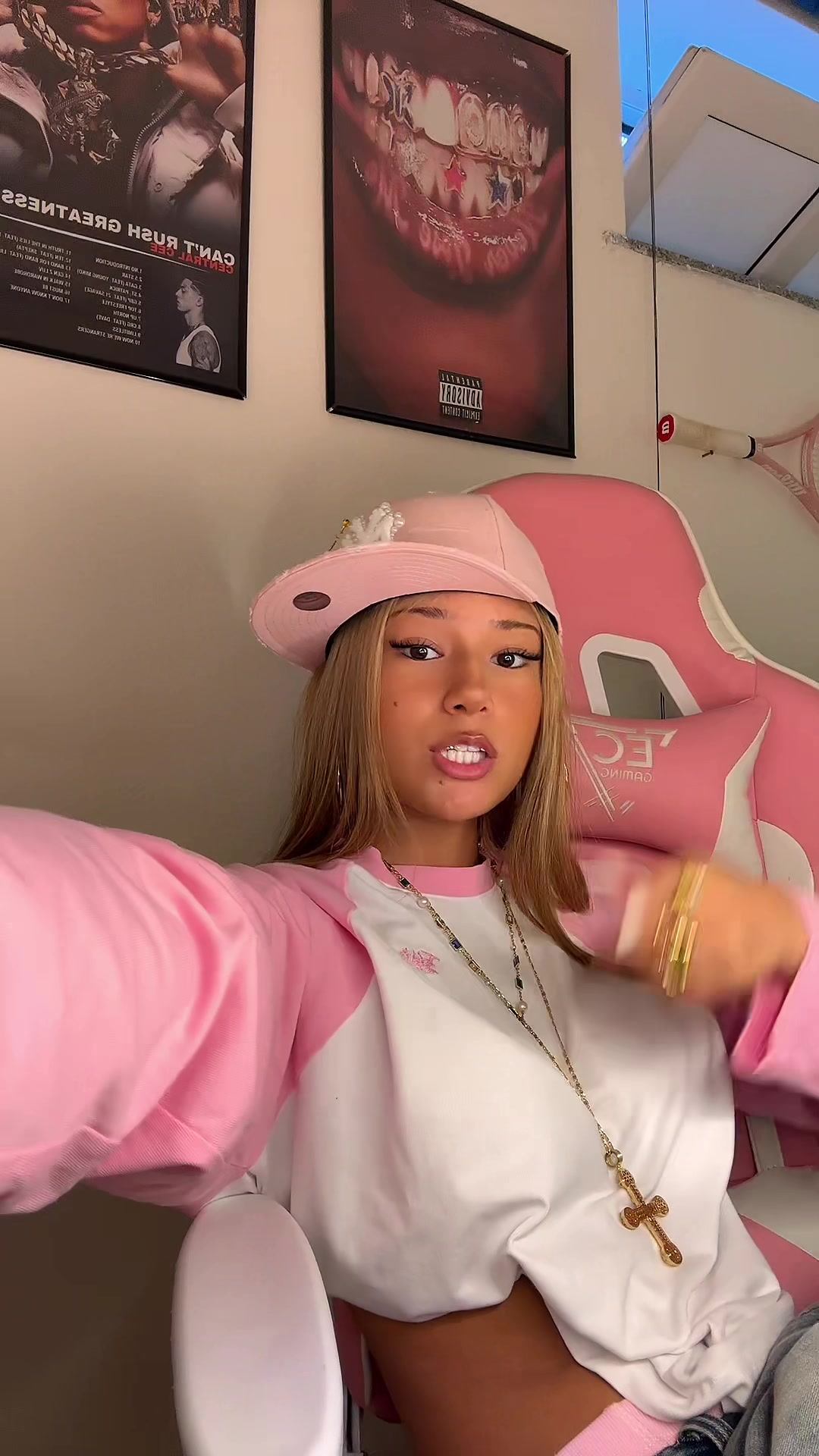 @Isabella