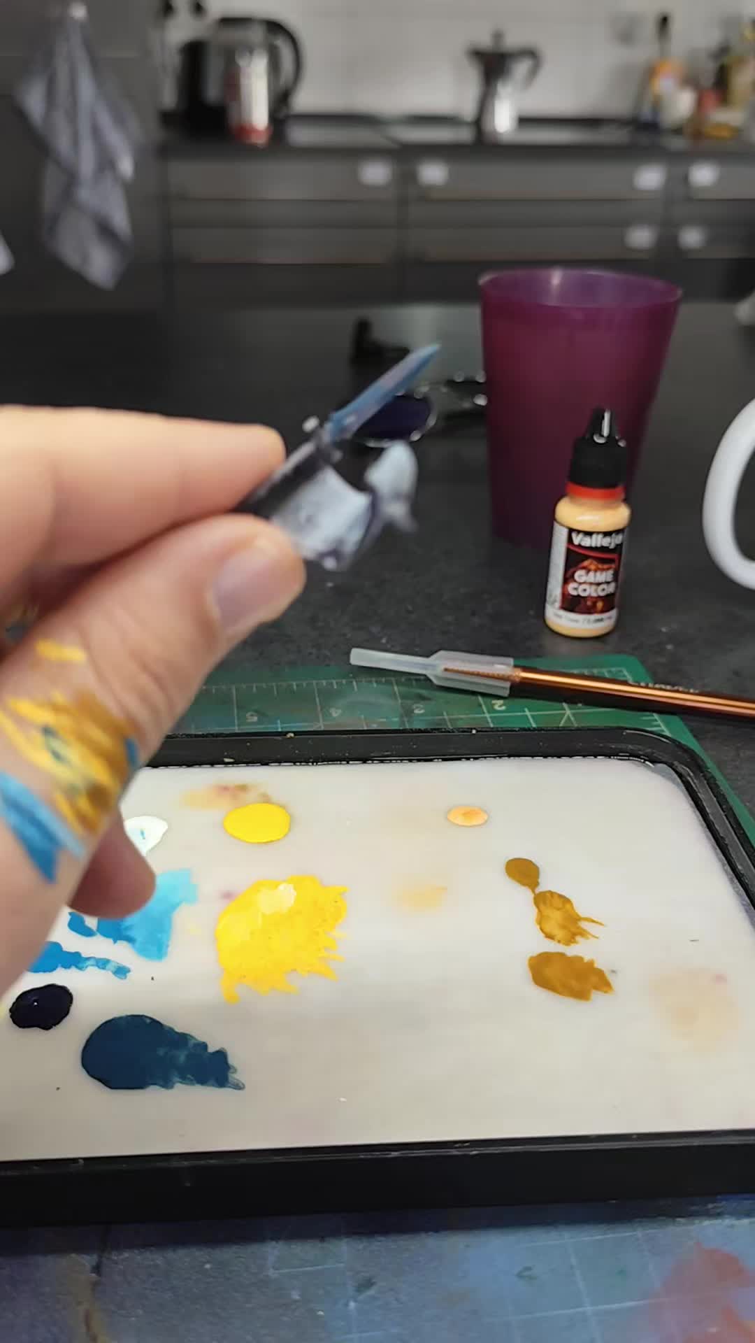 @colorsforthethrone