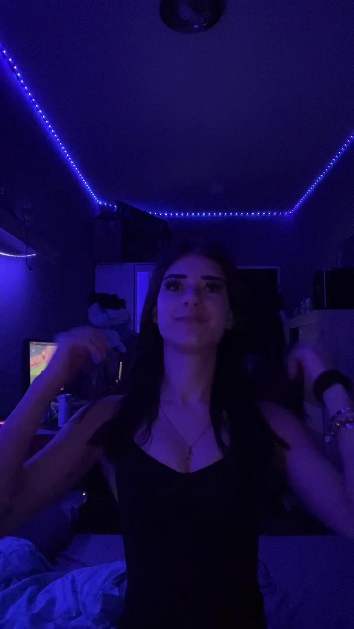 @e_xleen