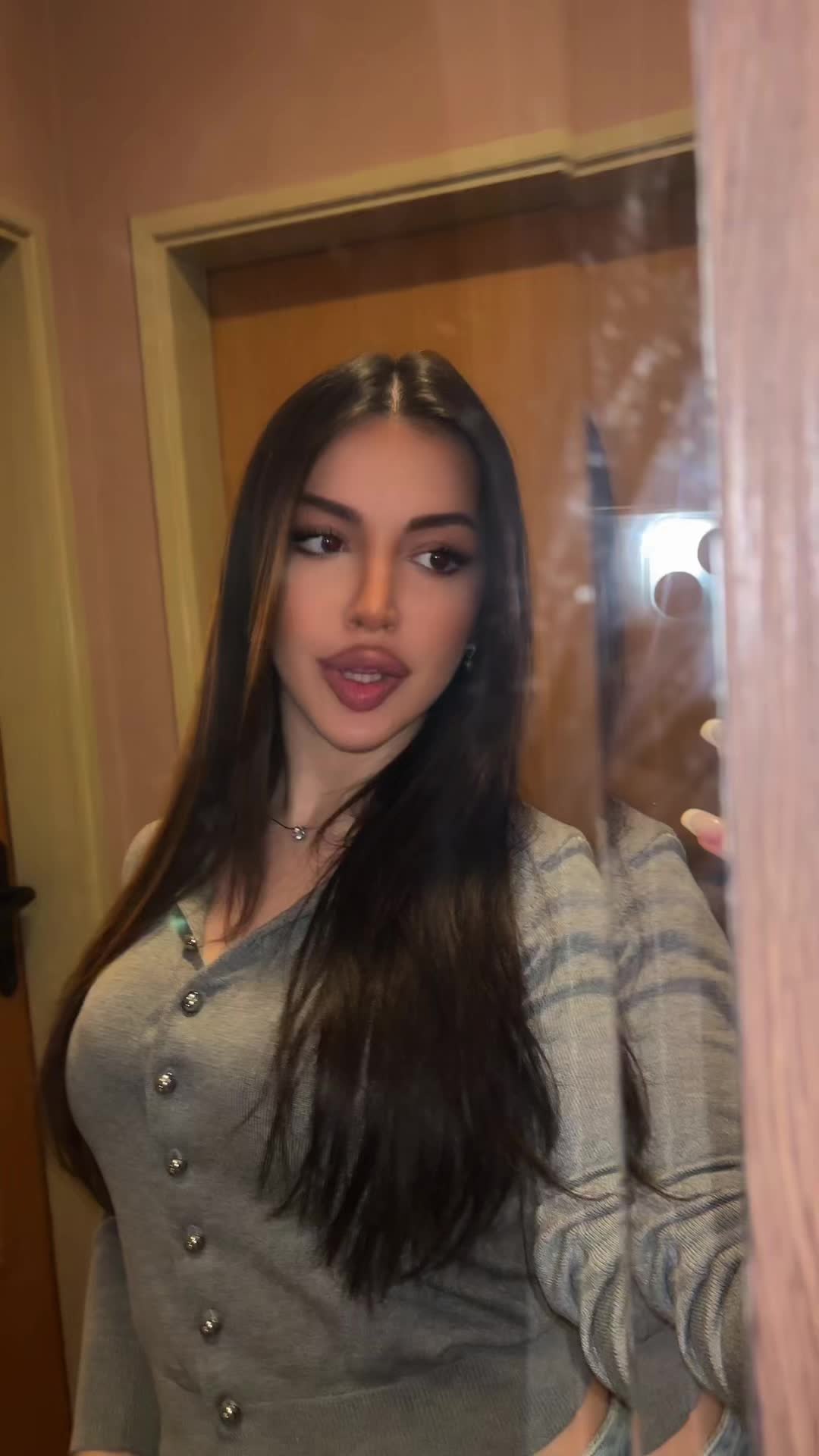 @isidora
