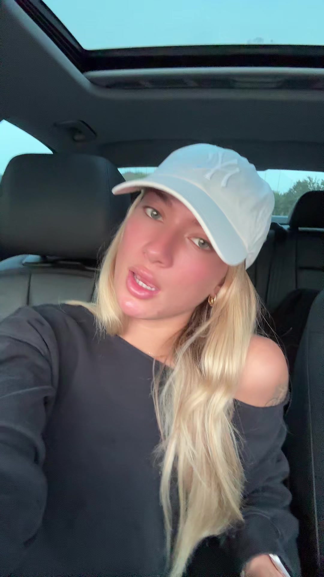 @Ella🦋