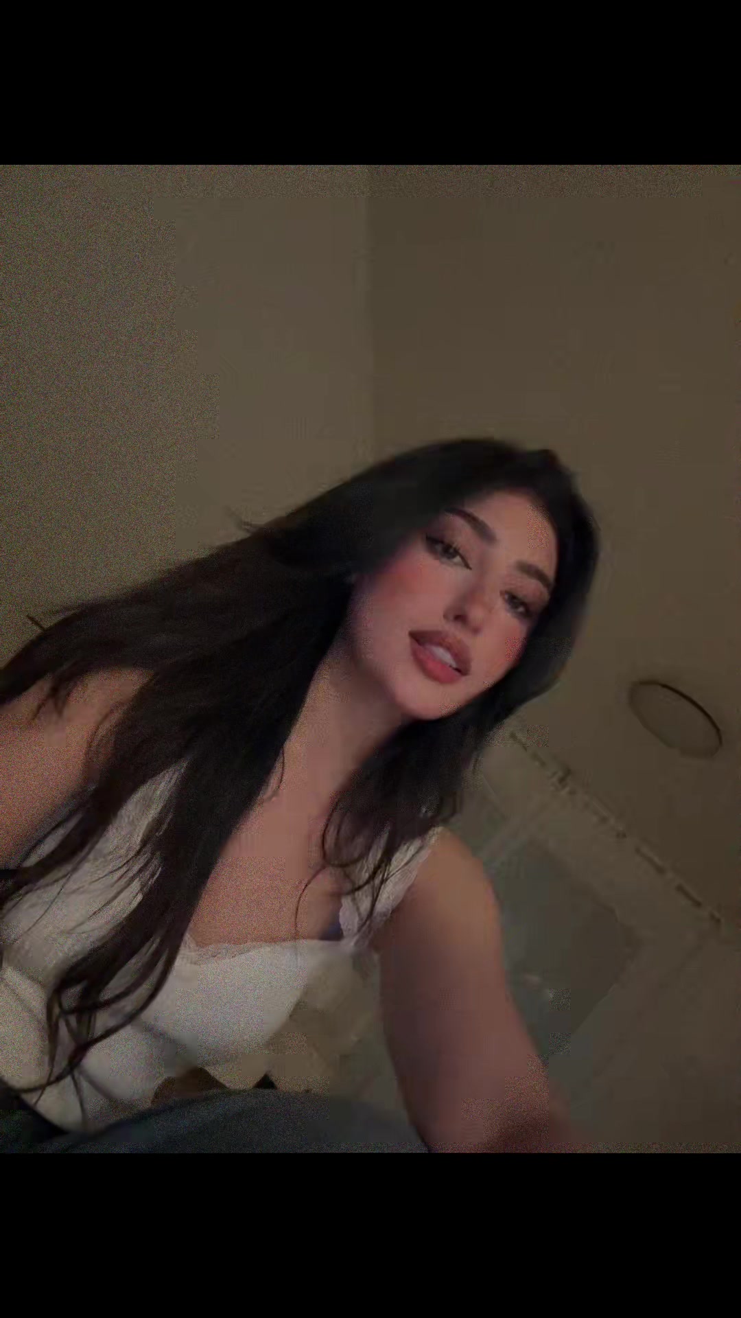 @roeina_achekzai