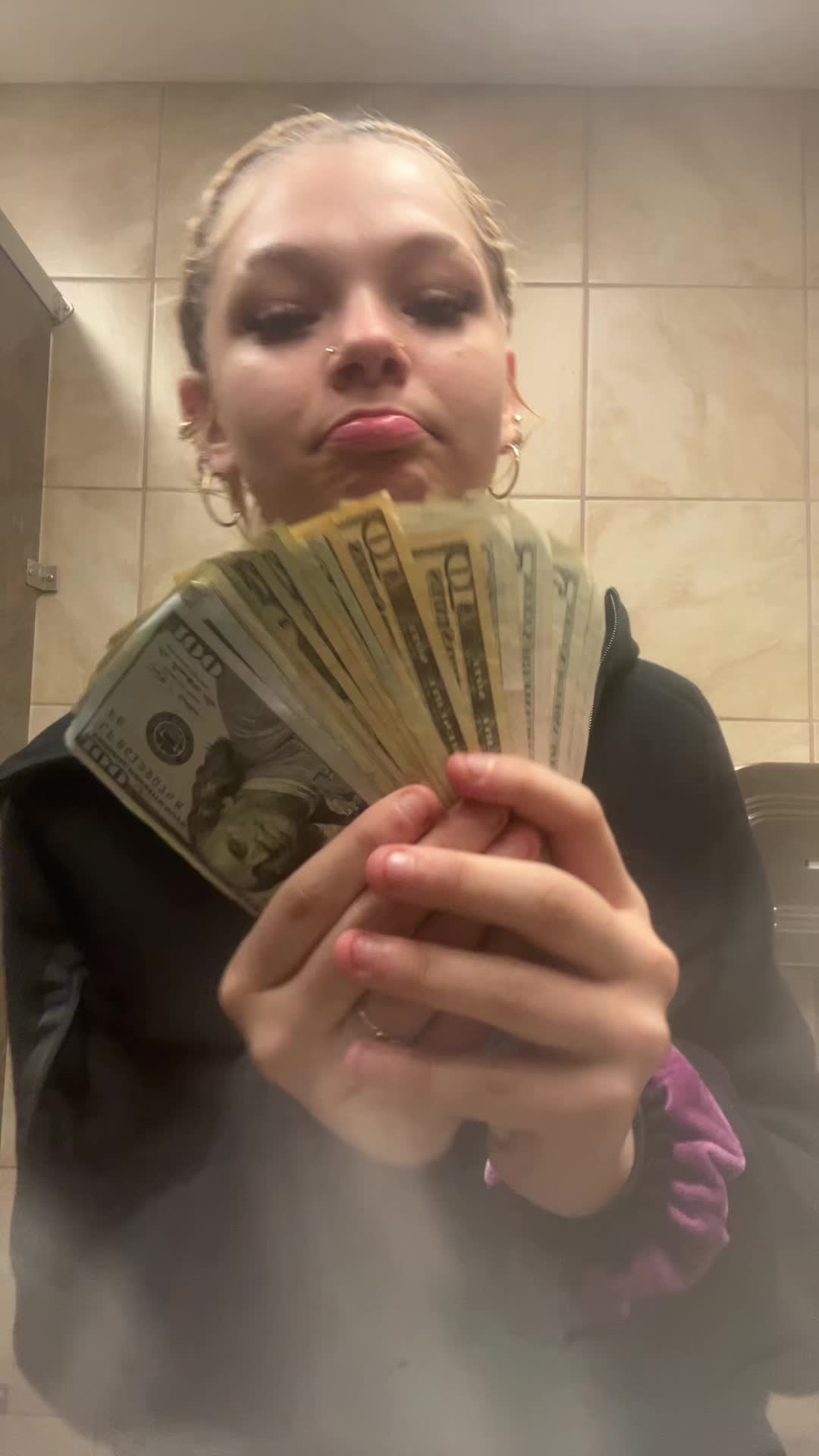 @lucy