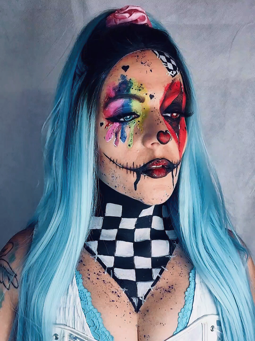 @🖤QυєєηOfƜαя🖤