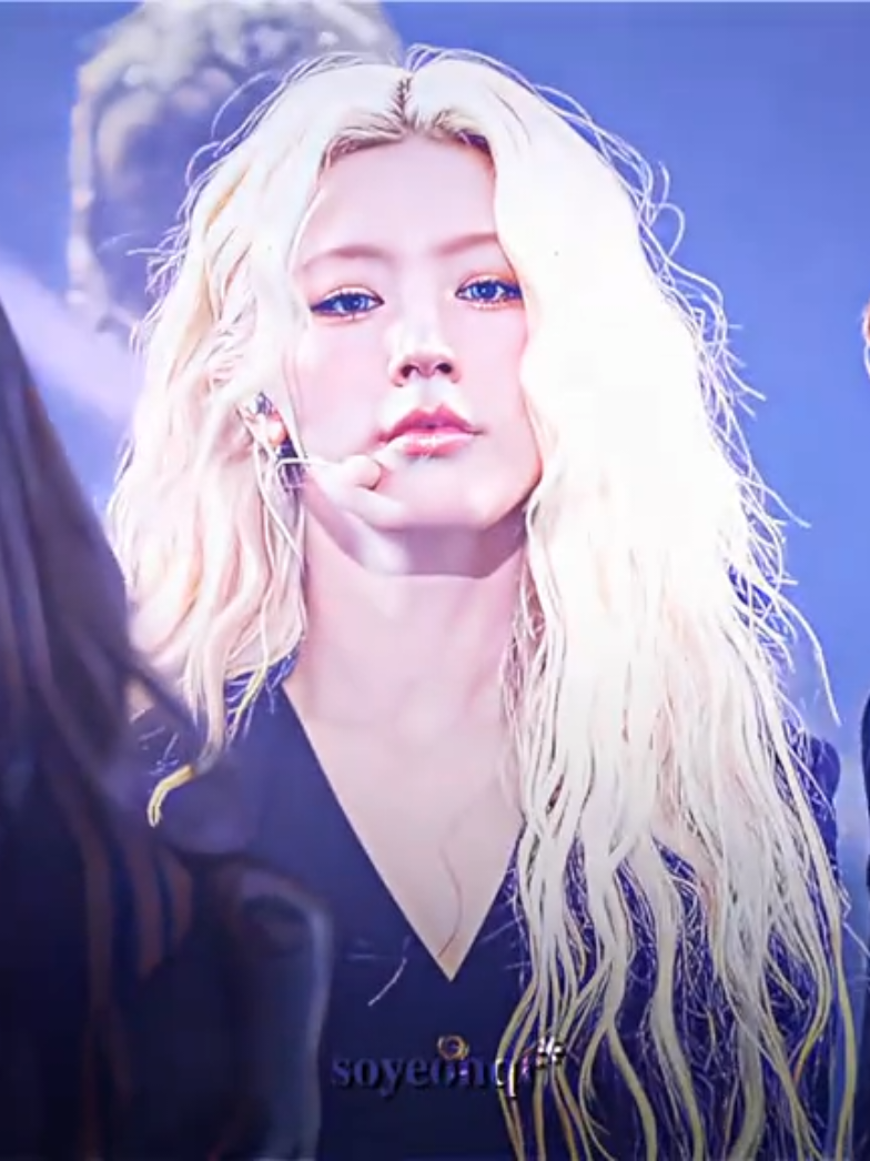 @𝐬𝐨𝐲𝐞𝐨𝐧𝐪𝐫*