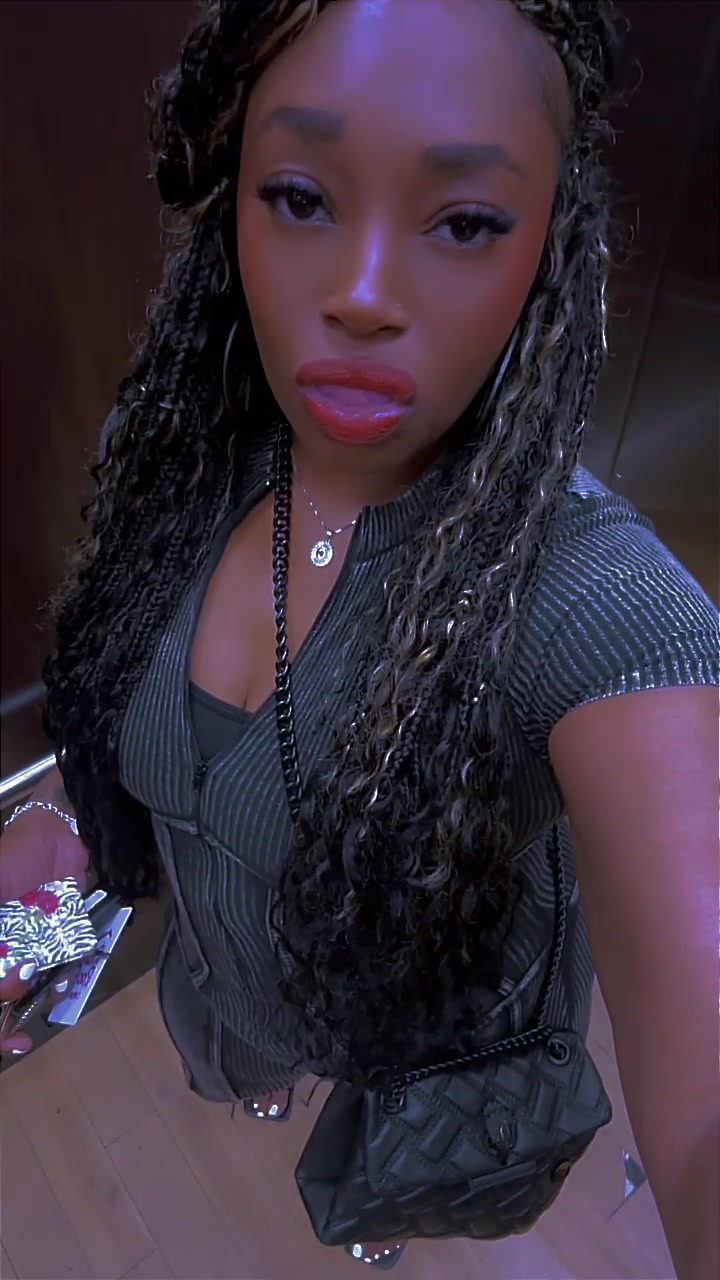 @Court_ney L. 🧚🏽