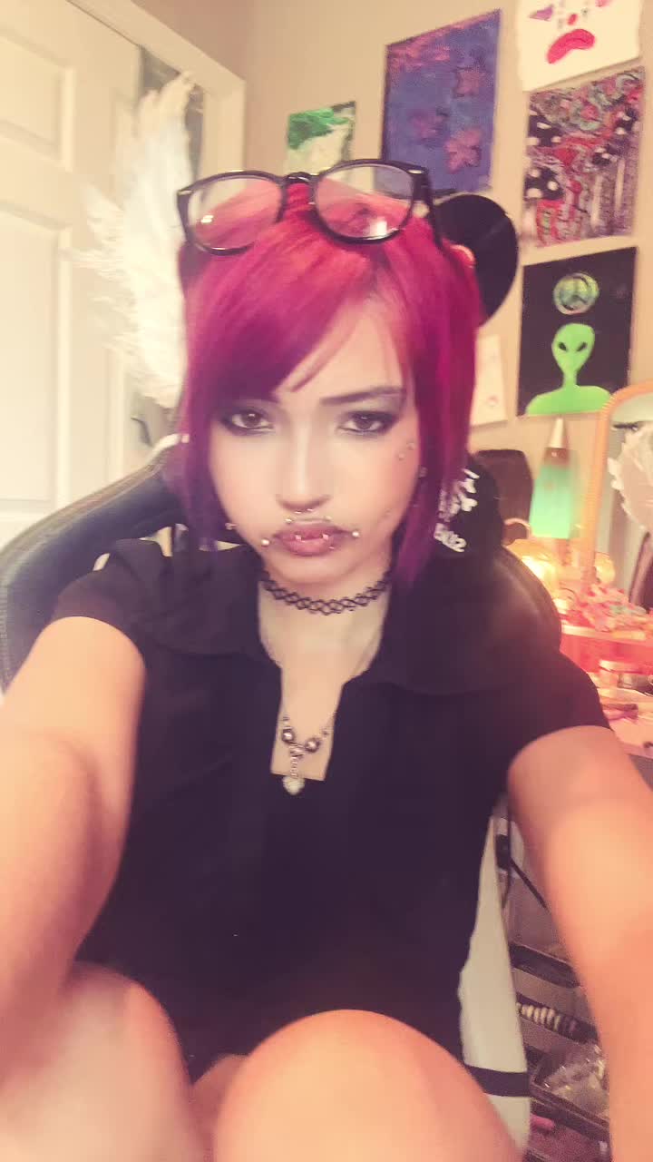 @twinkletoez28