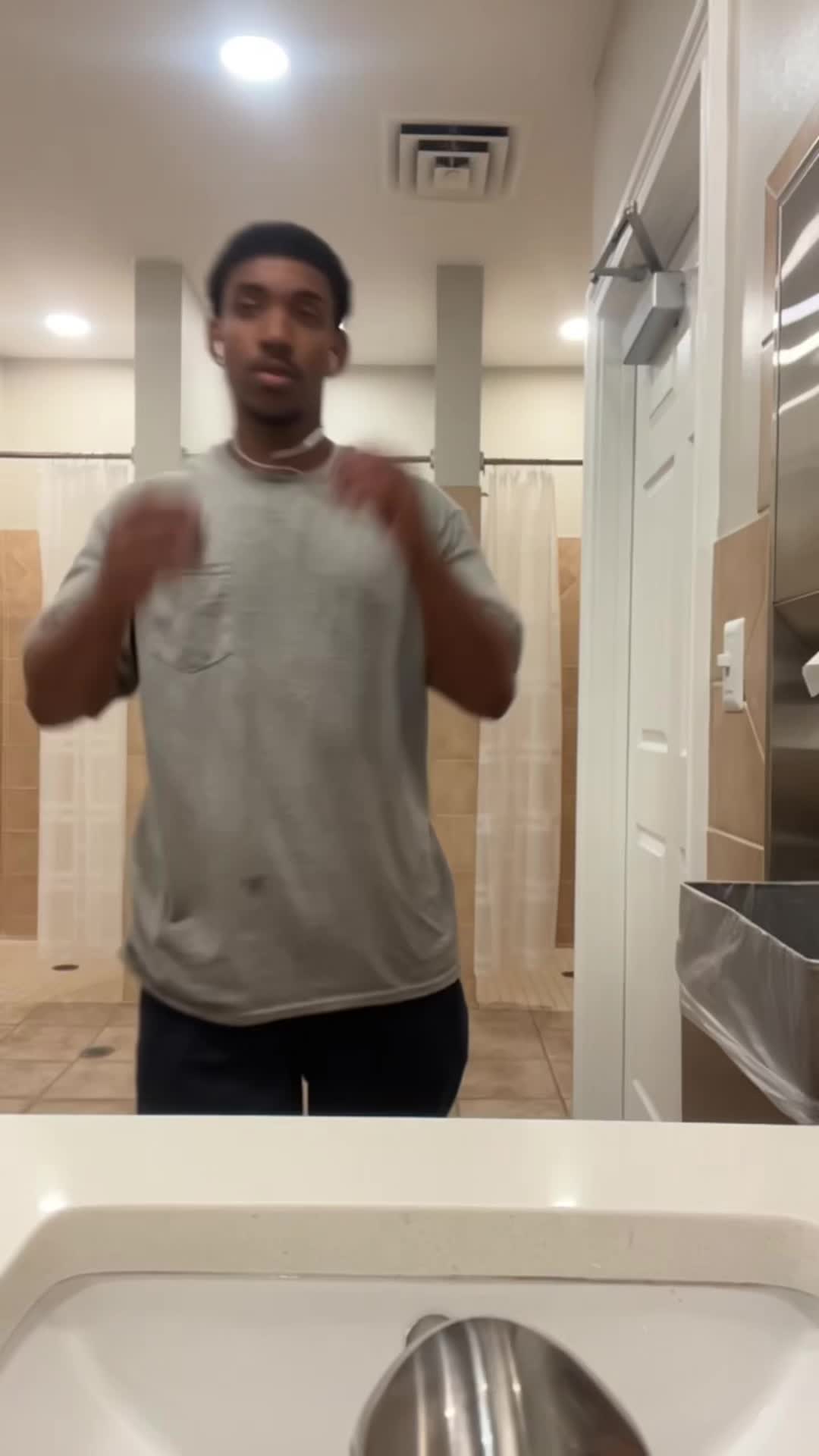 @Tr5v