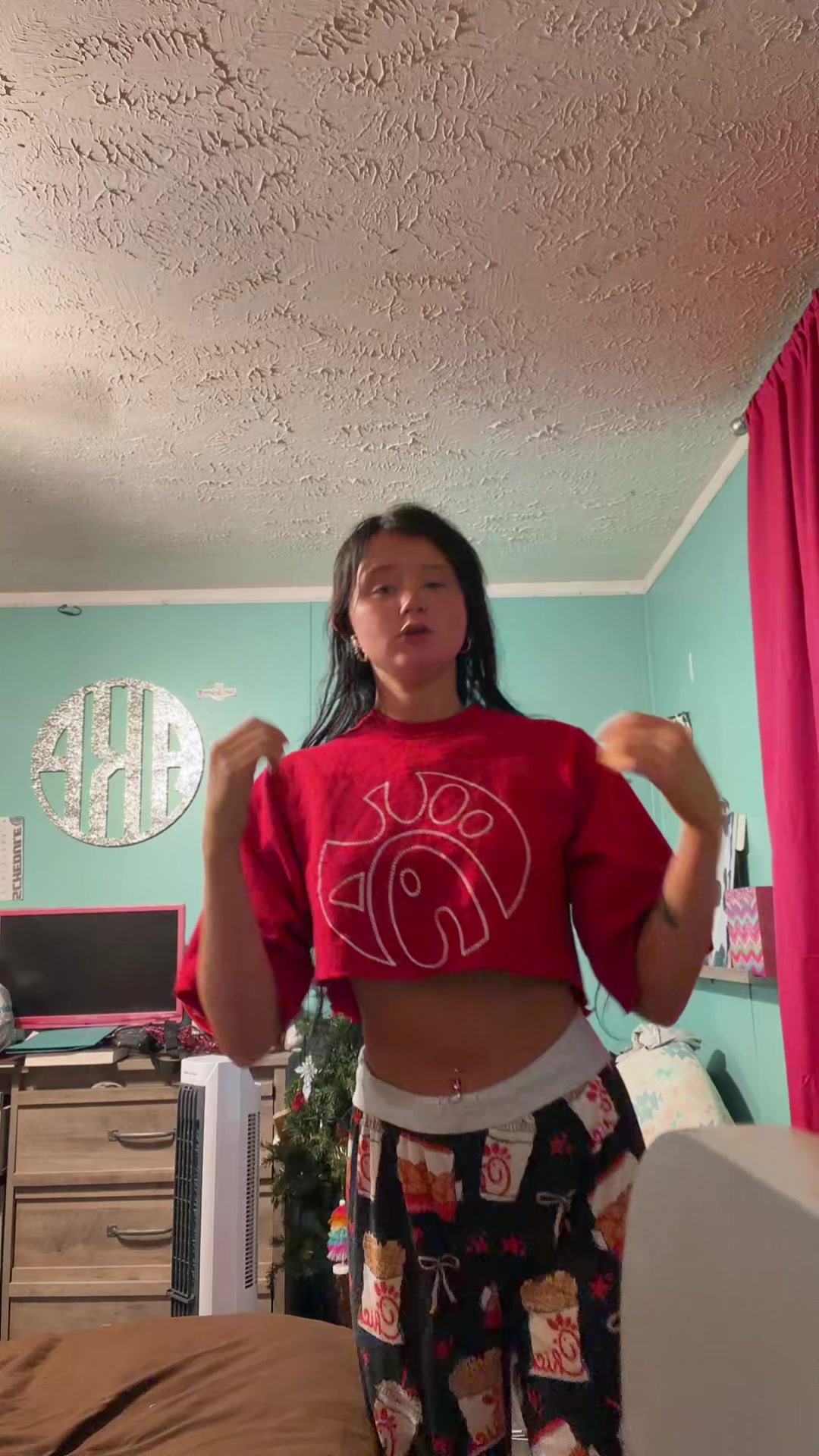 @averykelliss
