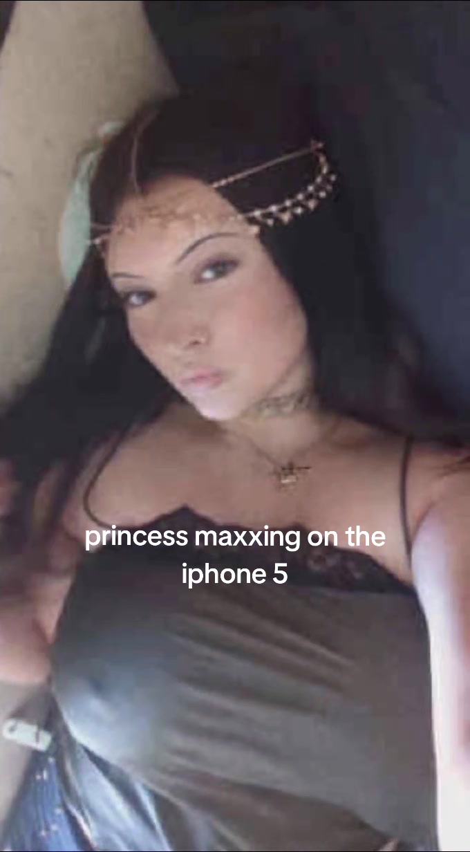 @char ❦‧°𓏲ּ𝄢.˳·⋆.♱ ꧂