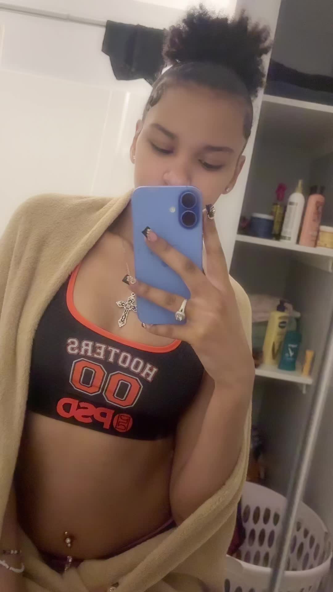 @Kiara💋