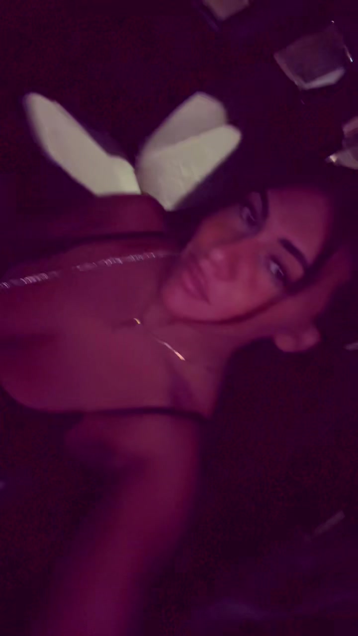 @⠀J