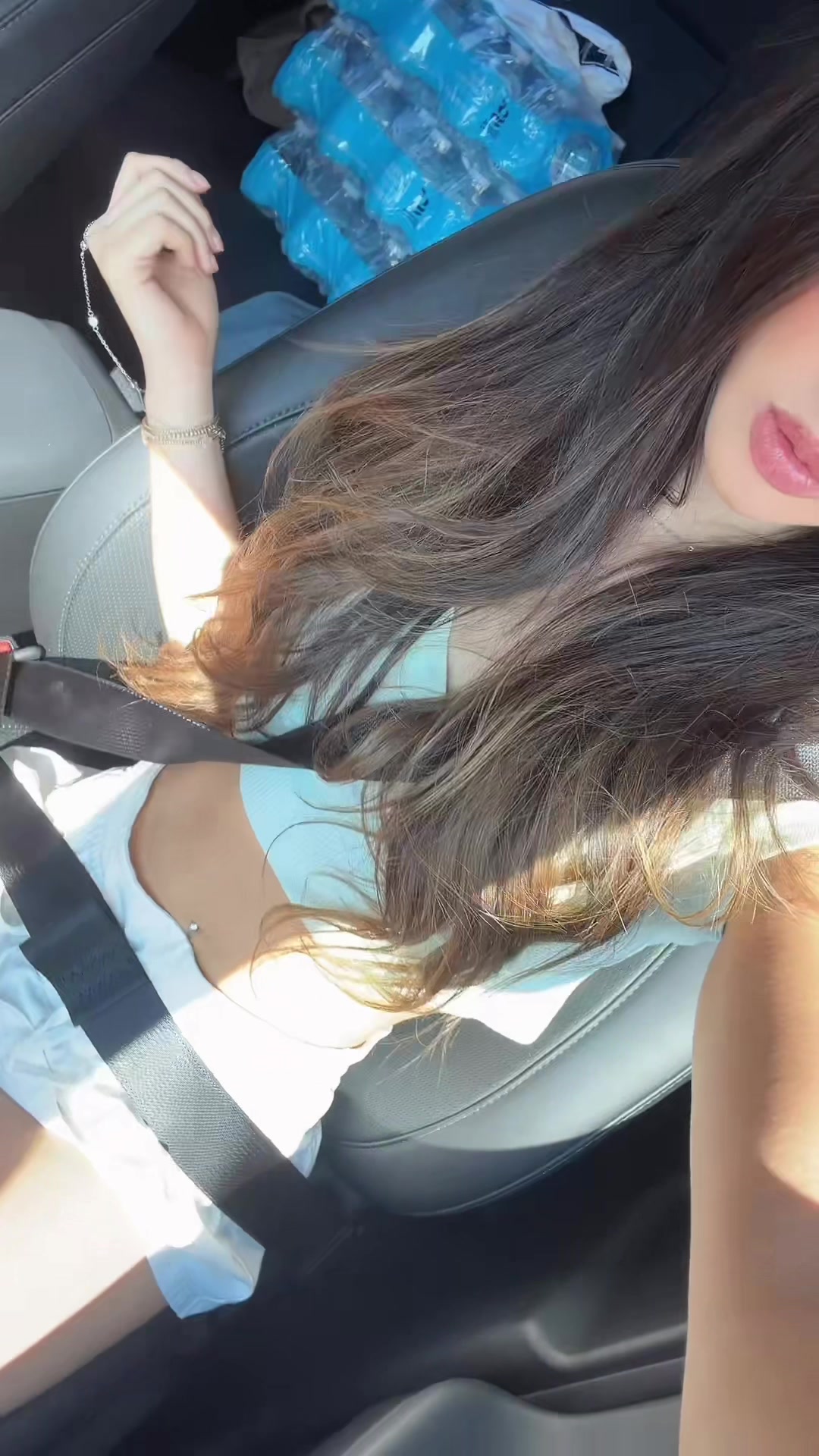 @isaqella
