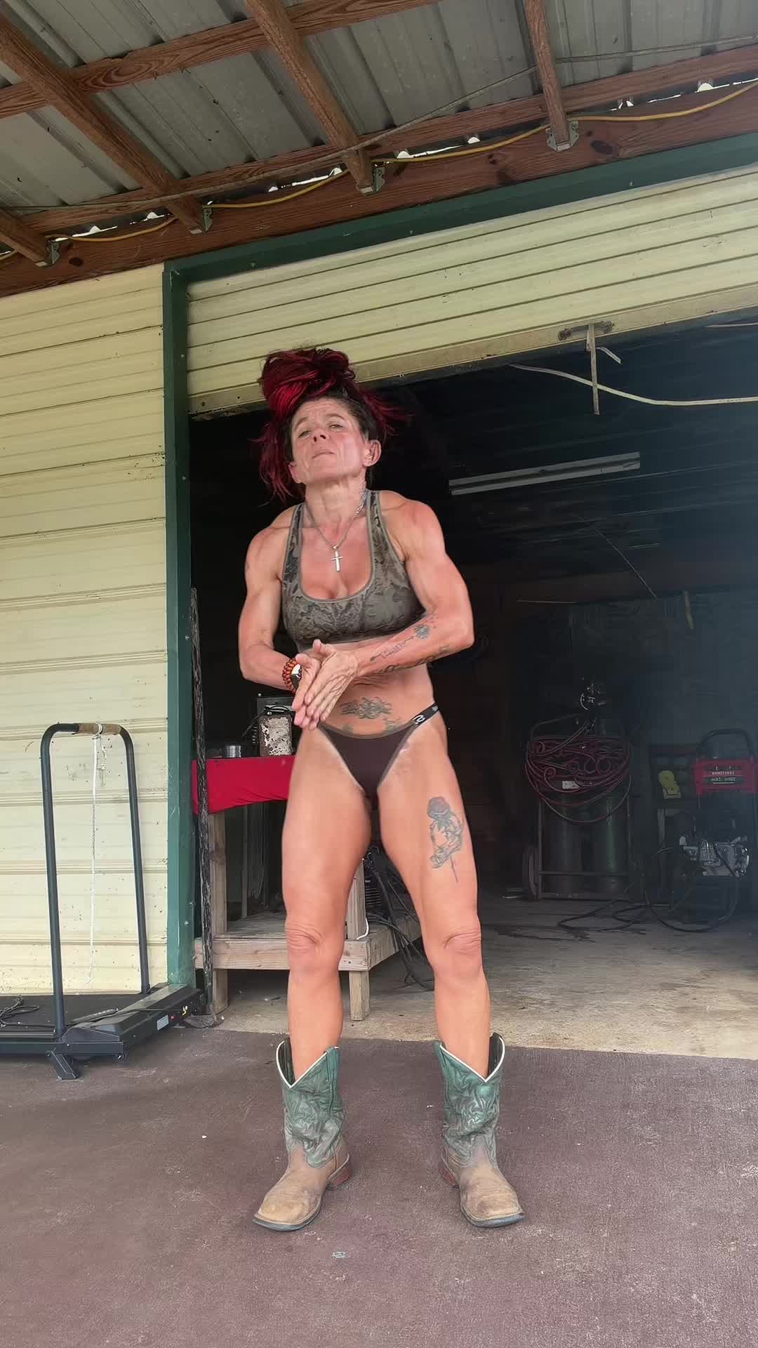 @RedneckBaddie