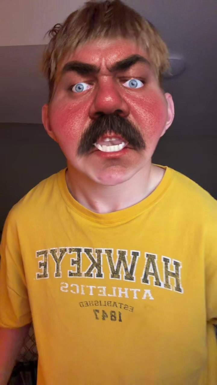 @FreakyAhCousin