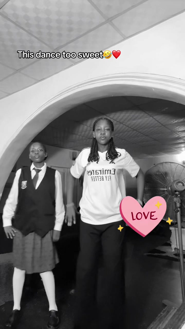 @Akinibom🤭💕