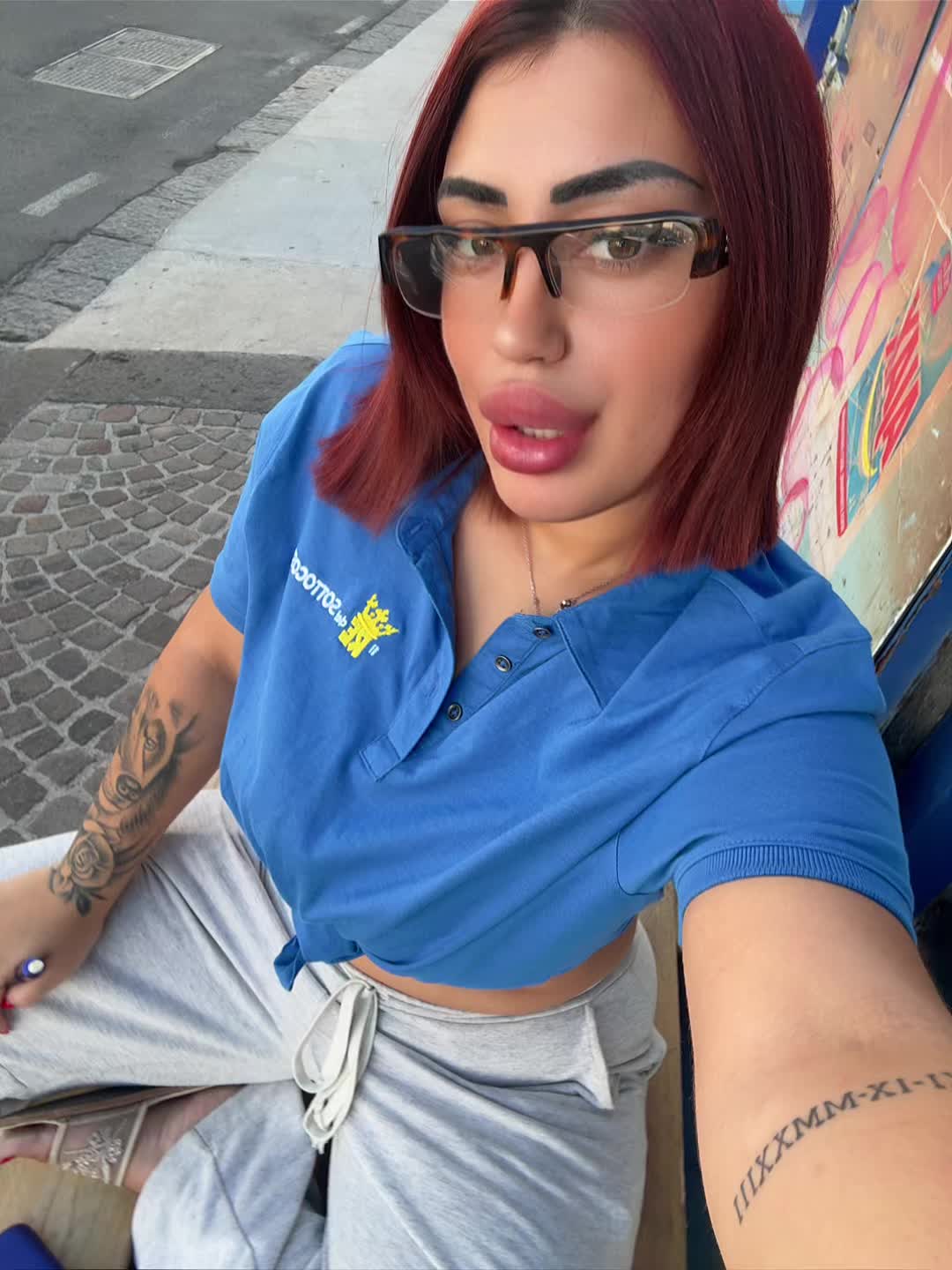 @_rosypetrone_