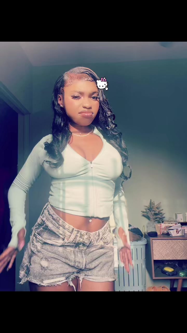 @The Queen of theemenaces 🐍🥀