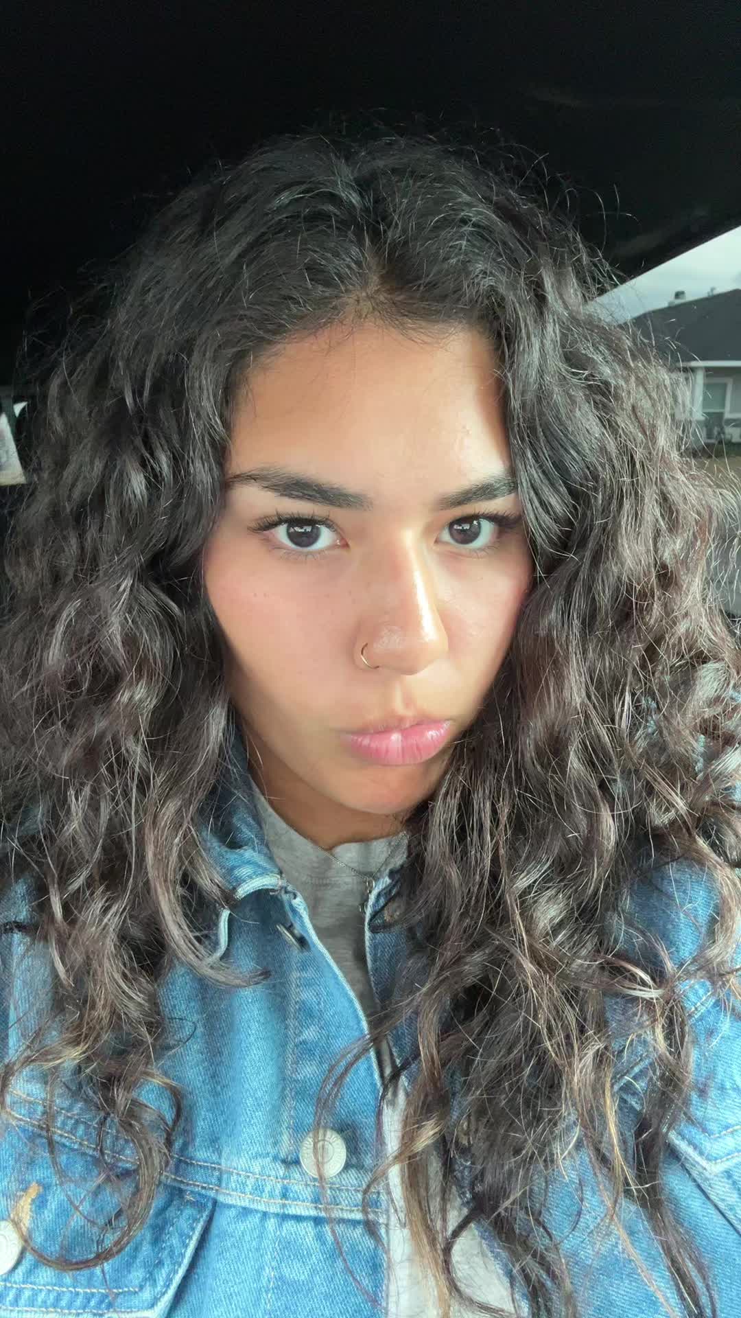 @khloee