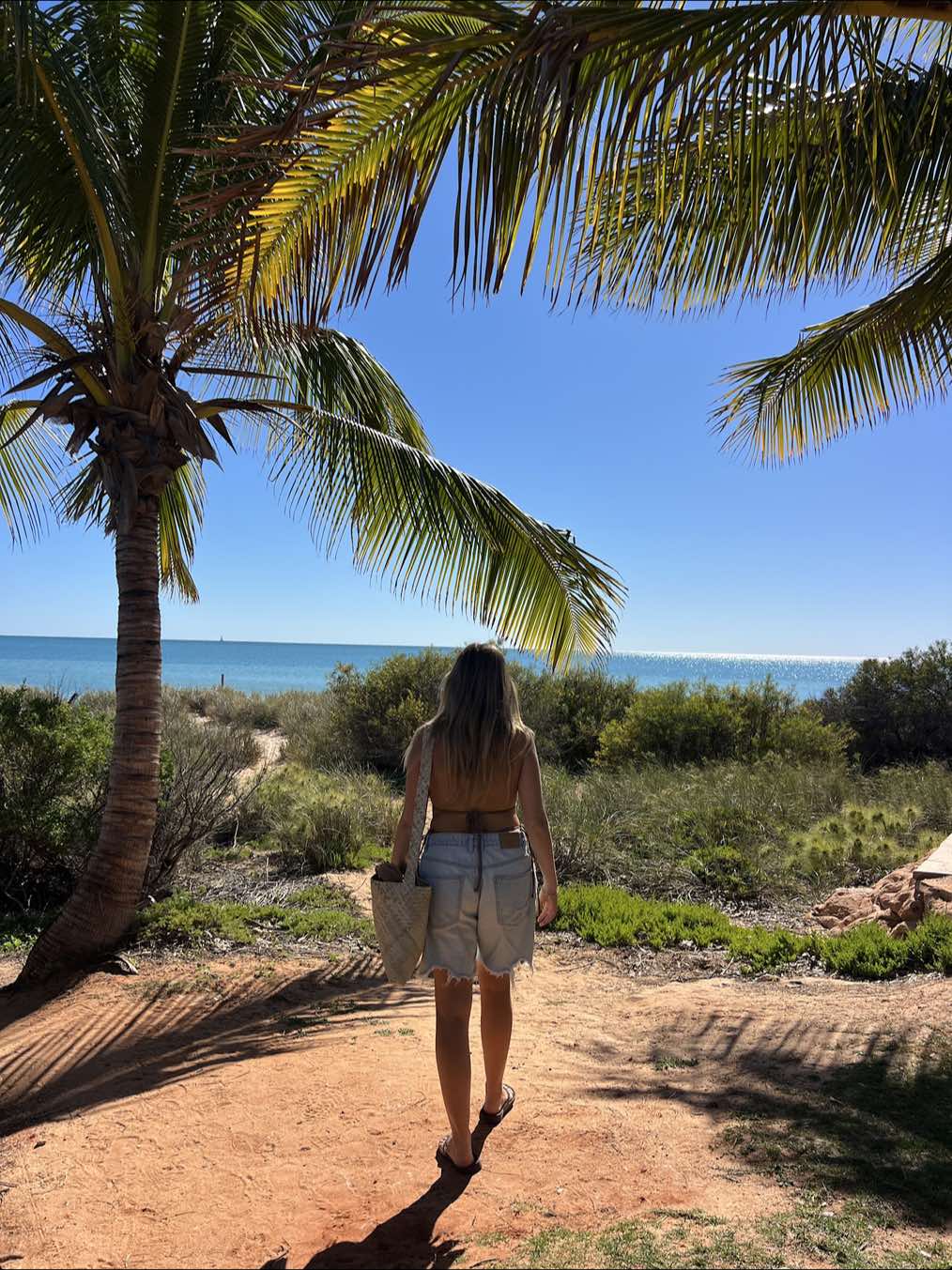 @Aimee Bell - Travel & Life